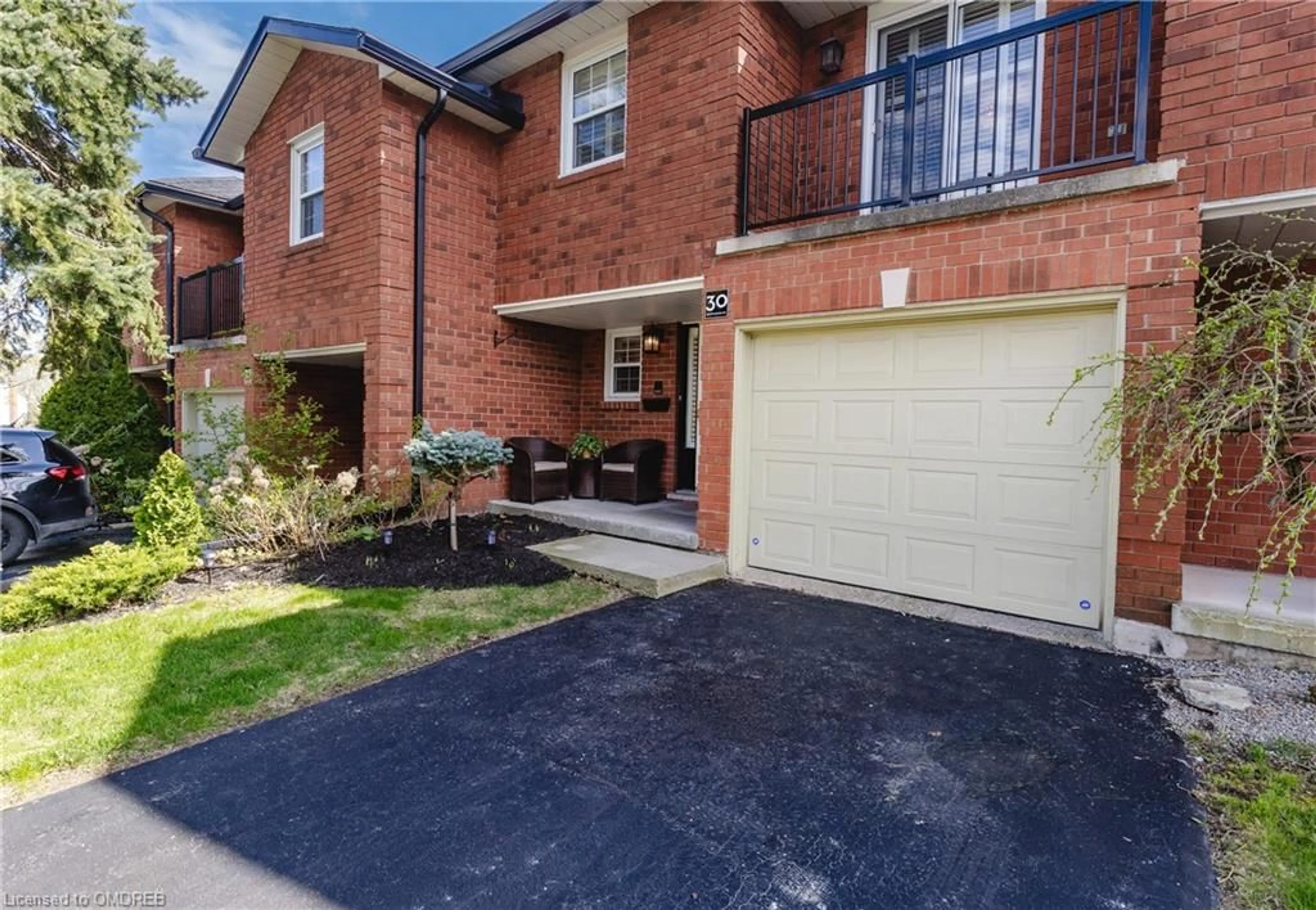 Home with brick exterior material for 3125 Pinemeadow Dr #30, Burlington Ontario L7M 3T7