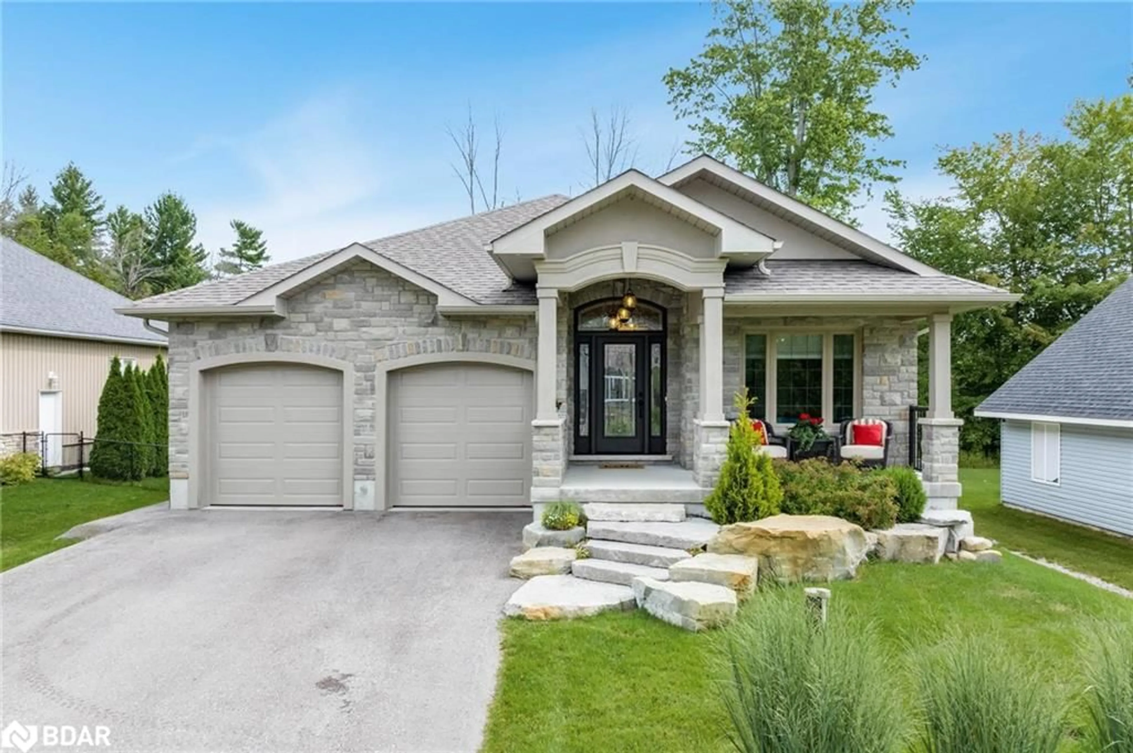 Home with brick exterior material for 9 Sunnyside Ave, Oro-Medonte Ontario L0L 2E0