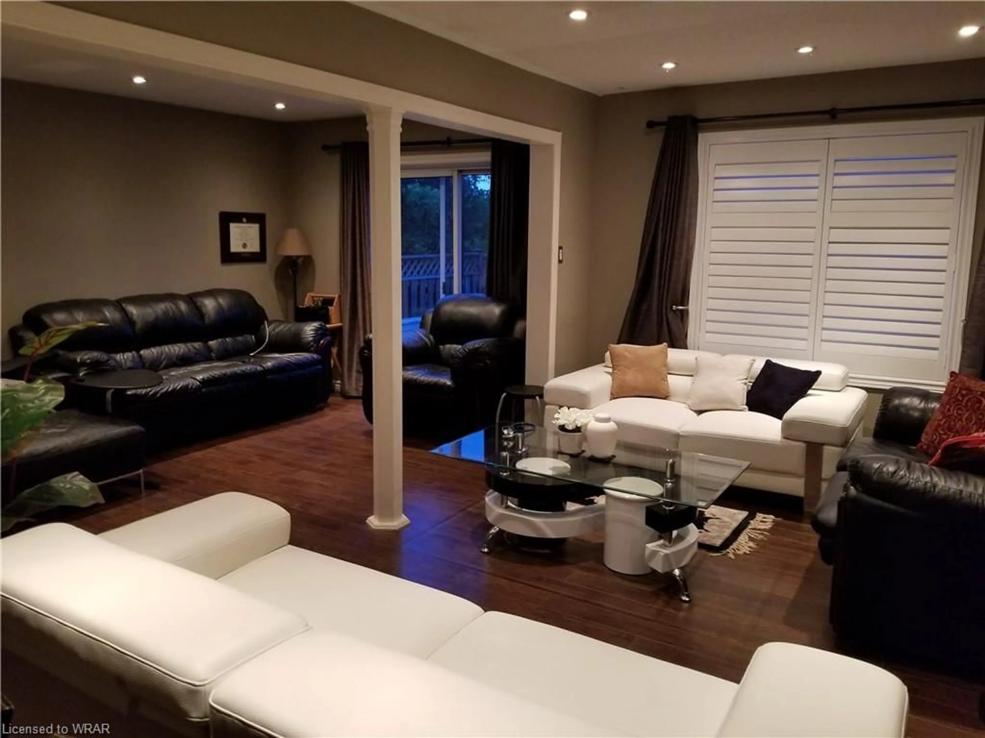 Living room for 97 Essex Point Dr, Cambridge Ontario N1T 1W5