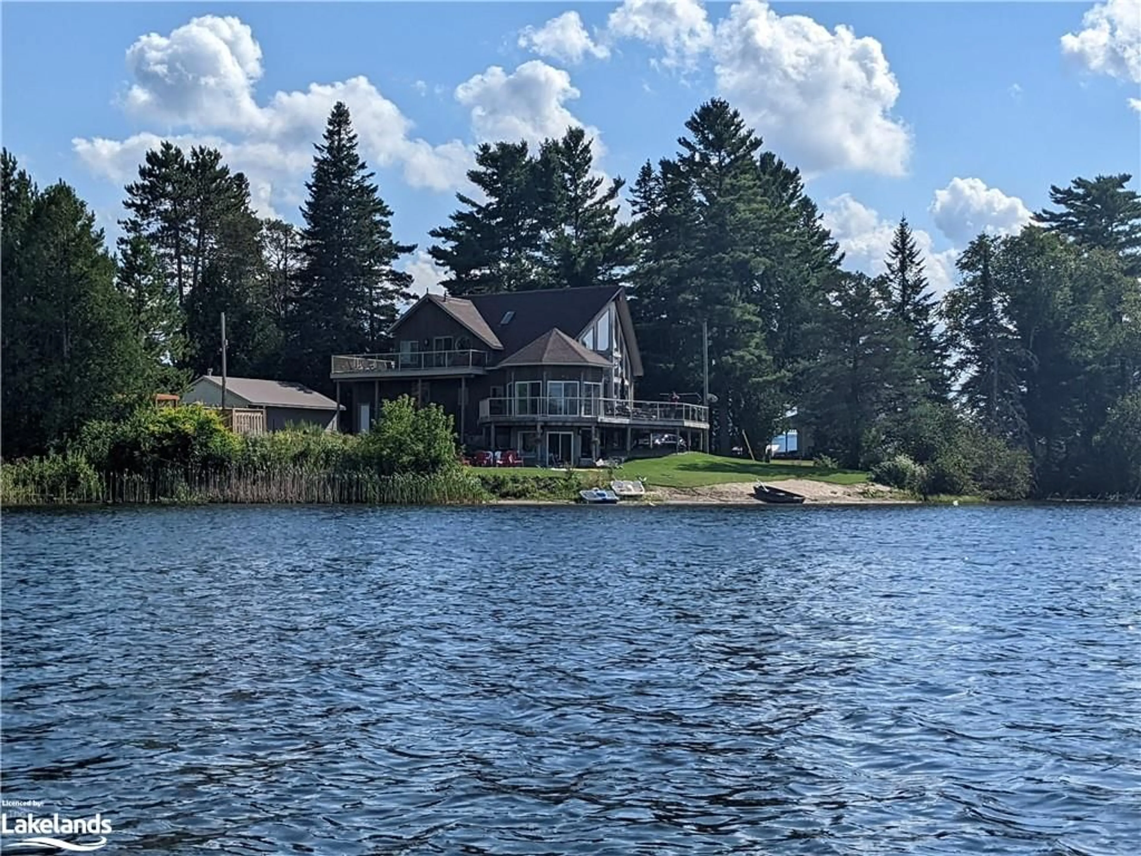 Cottage for 15 Lake St, Kearney Ontario P0A 1M0