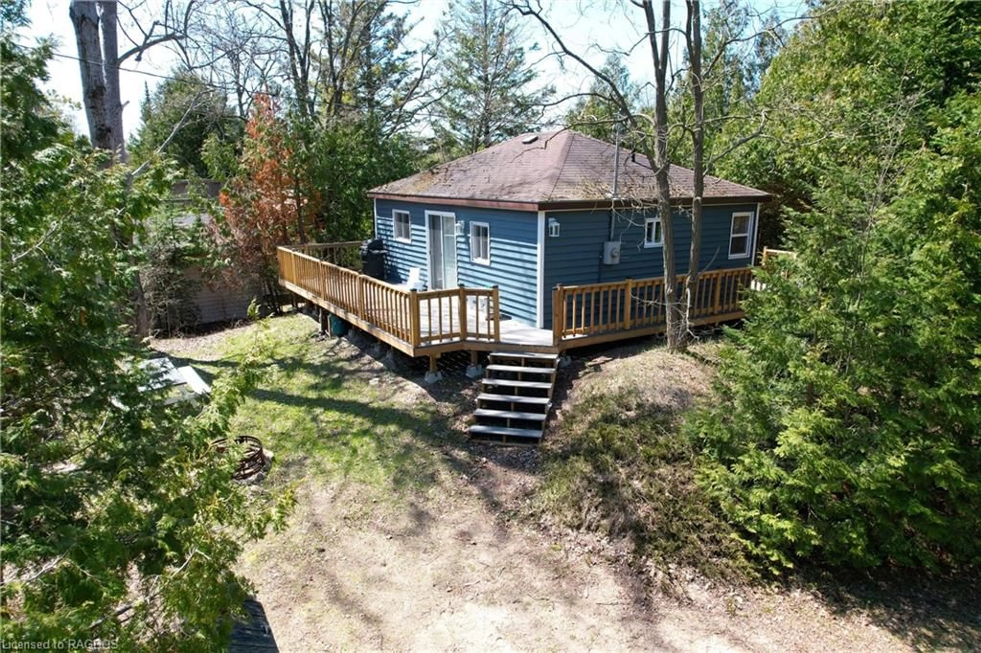 Cottage for 1055 2nd Ave, Saugeen Indian Reserve #29 Ontario N0H 2G0