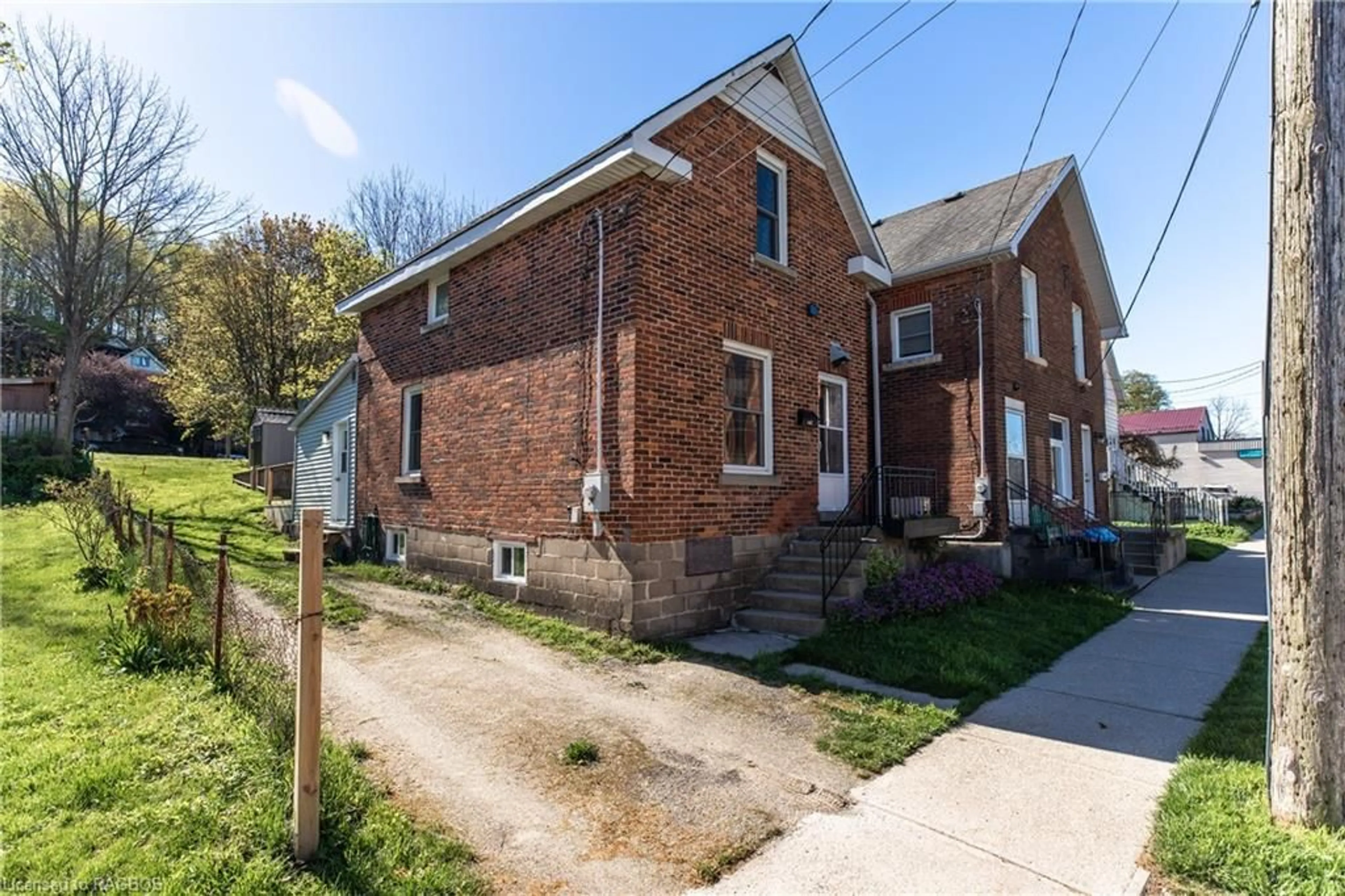 Frontside or backside of a home for 1751 3rd Ave, Owen Sound Ontario N4K 2M3