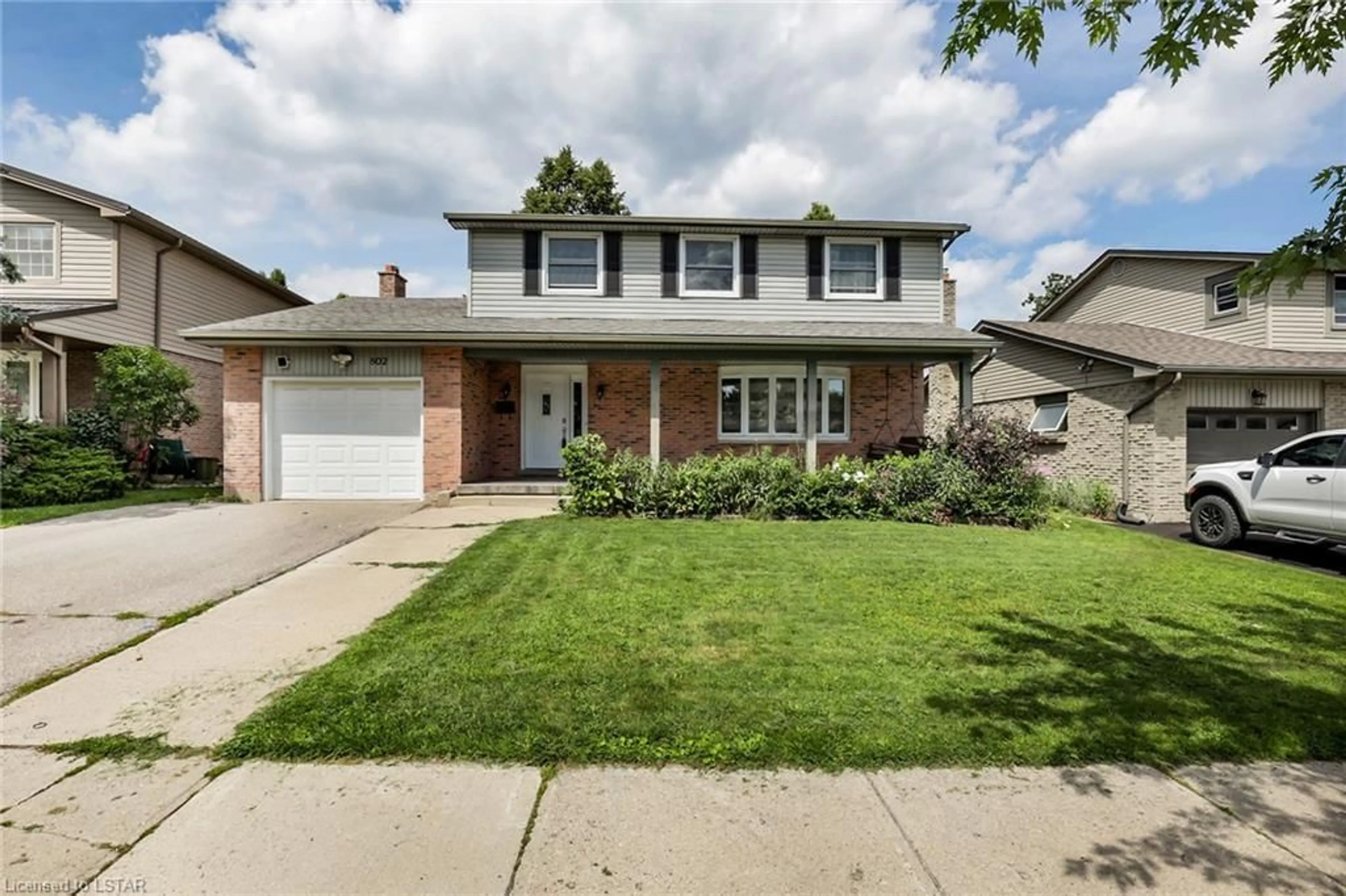 Frontside or backside of a home for 802 Viscount Rd, London Ontario N6J 4A2