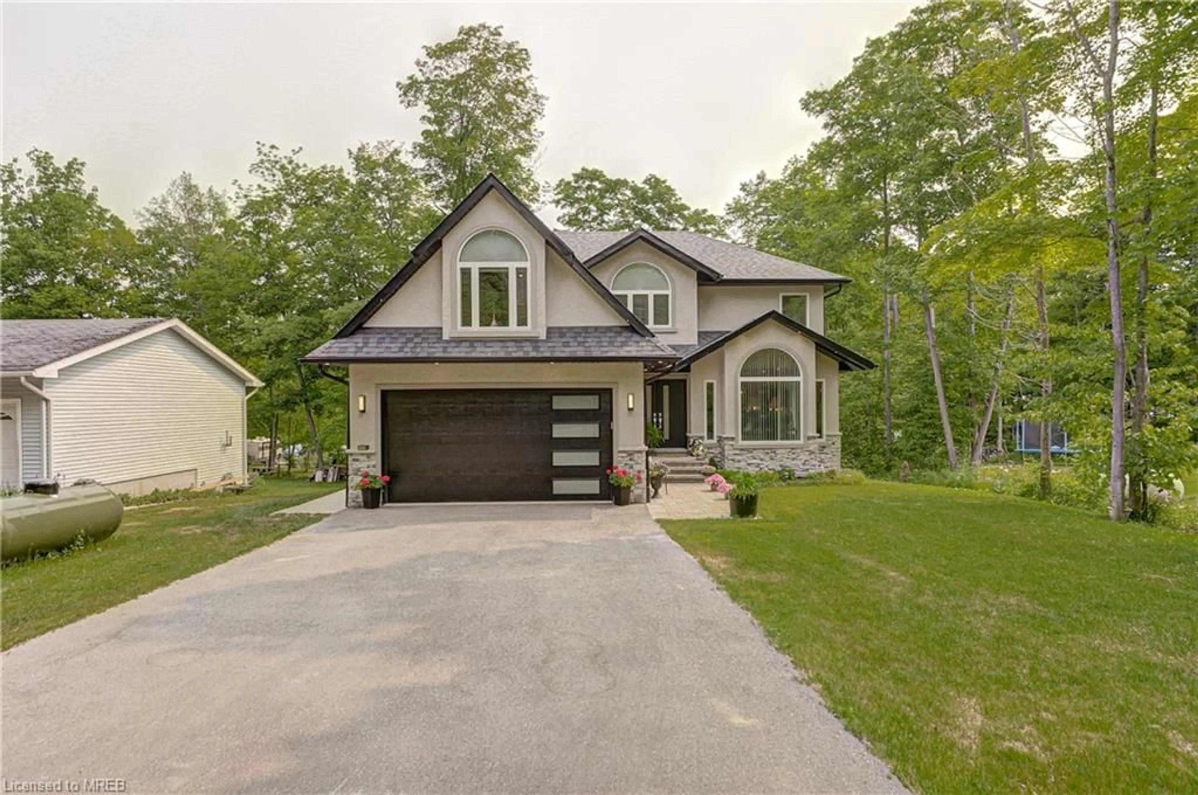 Frontside or backside of a home, cottage for 77 Polish Ave, Penetanguishene Ontario L9M 1W8