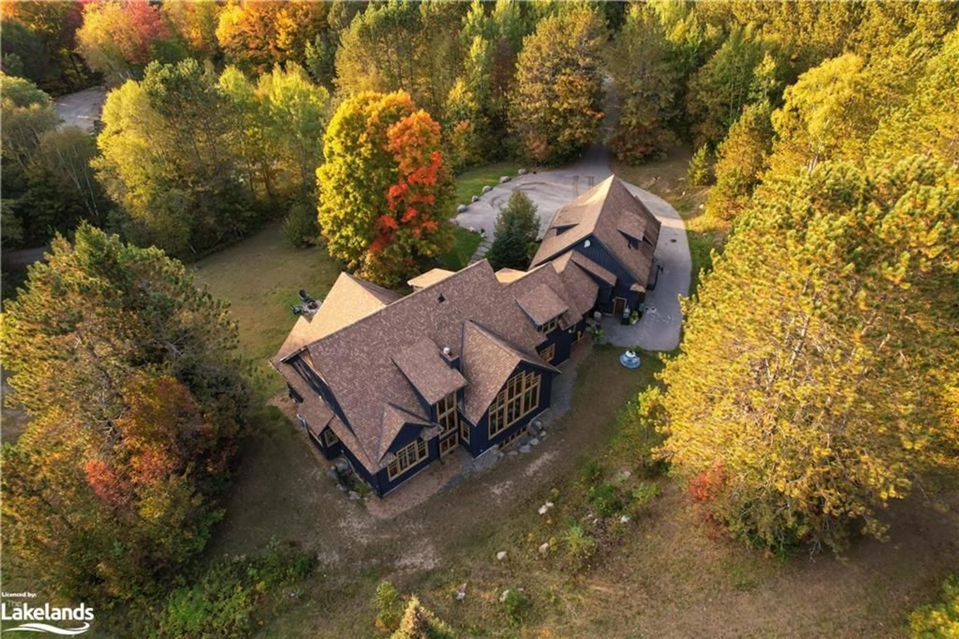 Outside view for 1074 Tally Ho Winter Park Rd, Lake Of Bays Ontario P1H 2J6