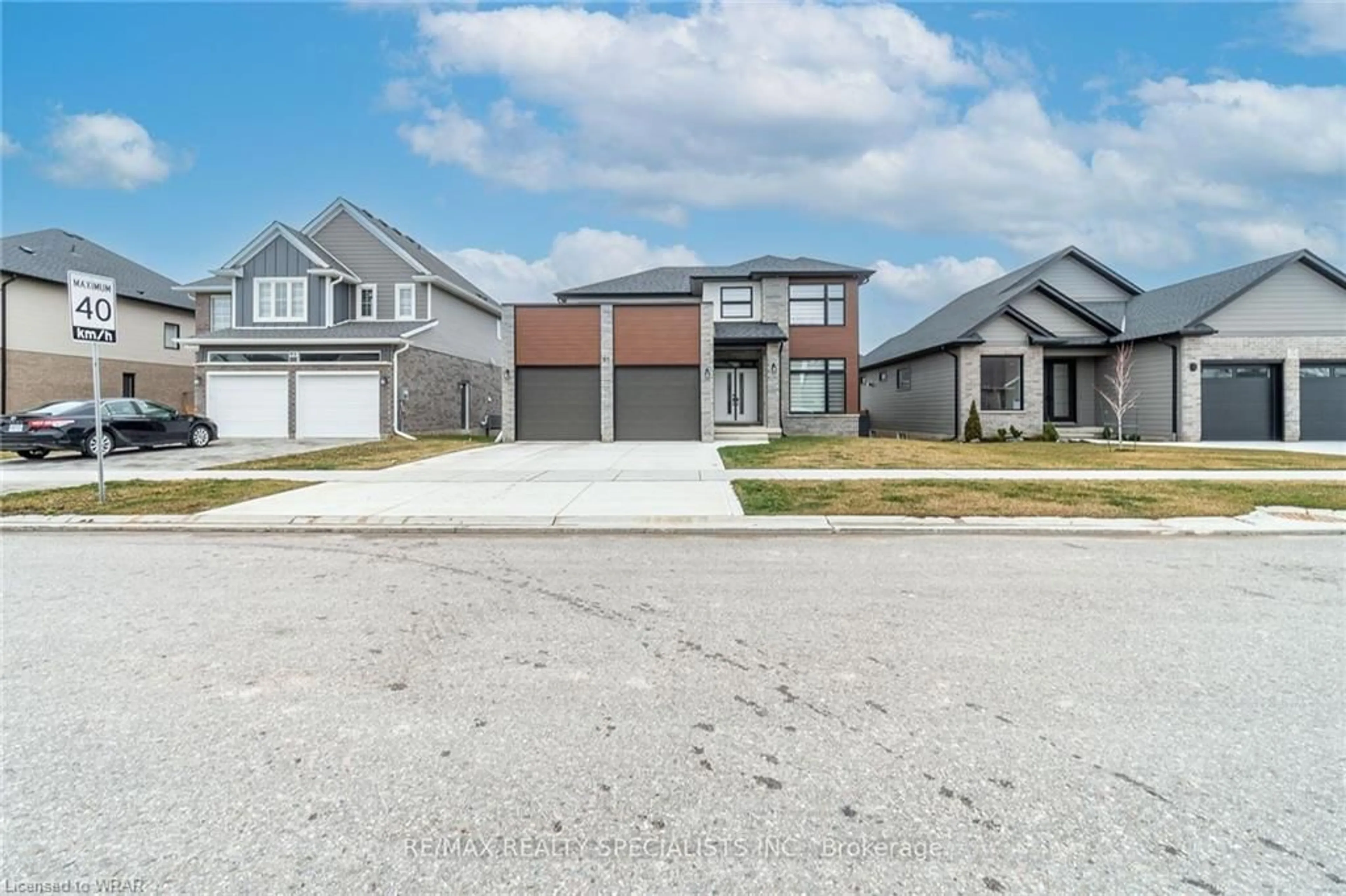 Frontside or backside of a home for 61 Royal Cres, St. Thomas Ontario N5P 0G5