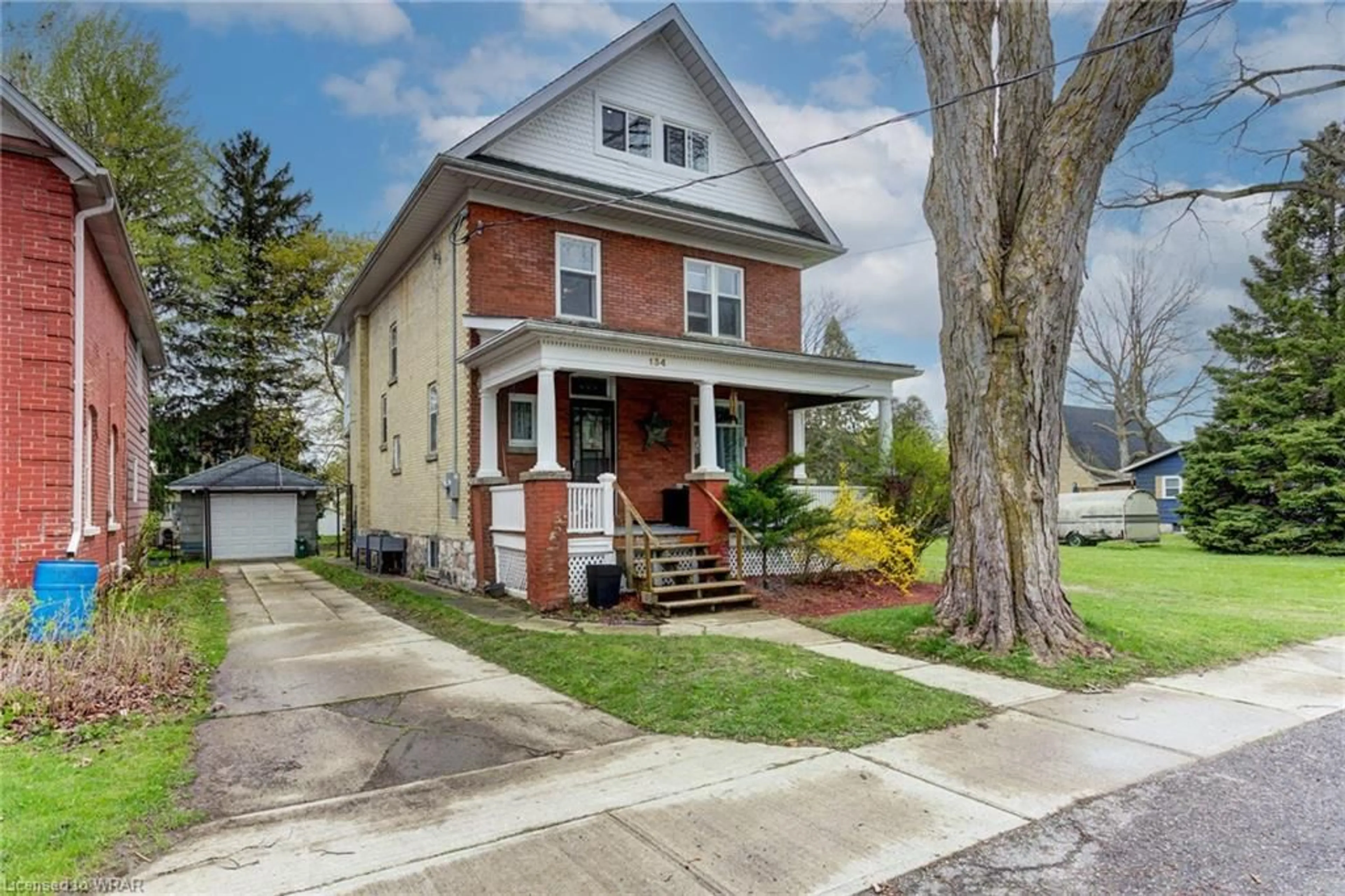 Frontside or backside of a home for 134 Webb St, Harriston Ontario N0G 1Z0