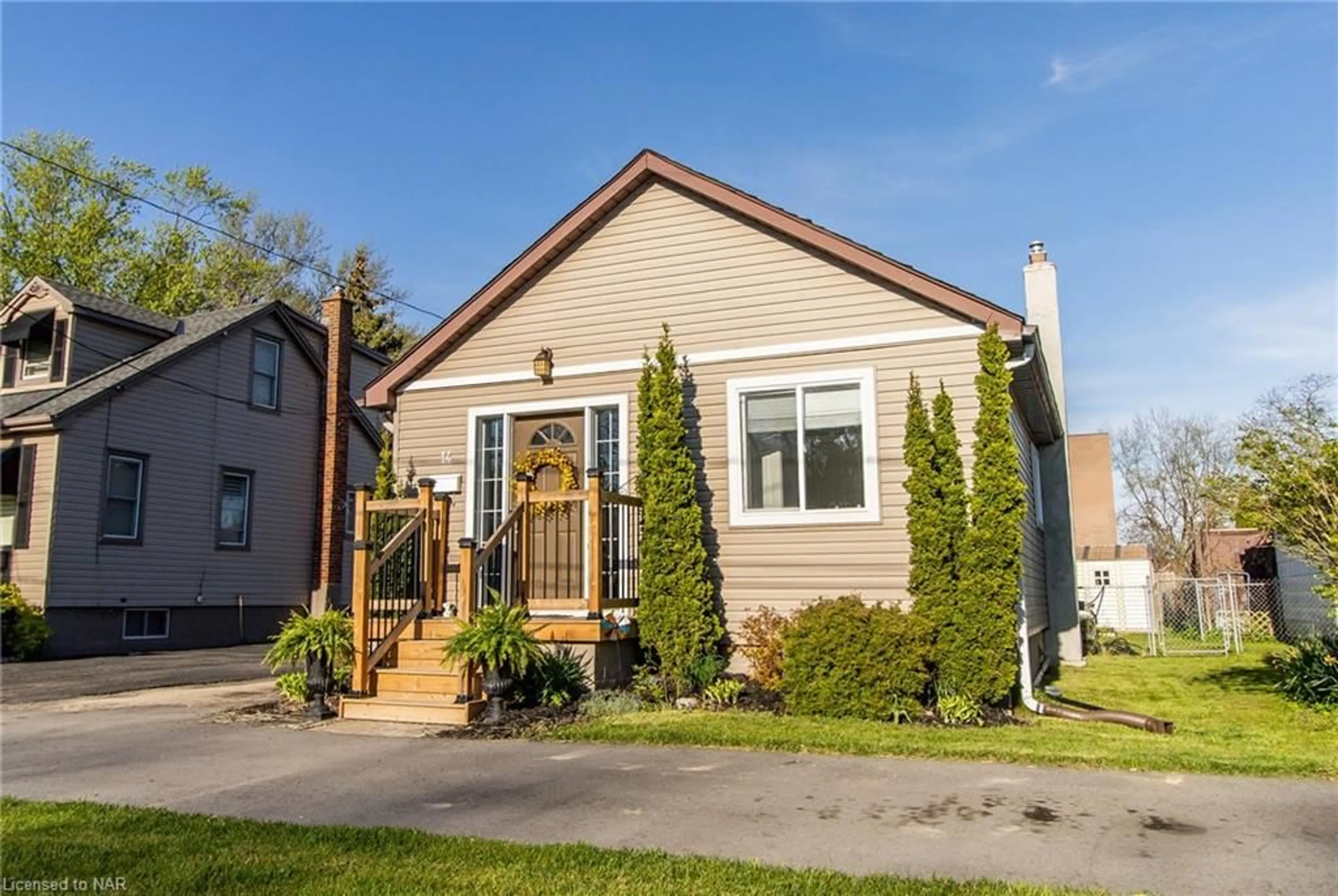 Frontside or backside of a home for 14 Northhaven Rd, Welland Ontario L3C 1X1