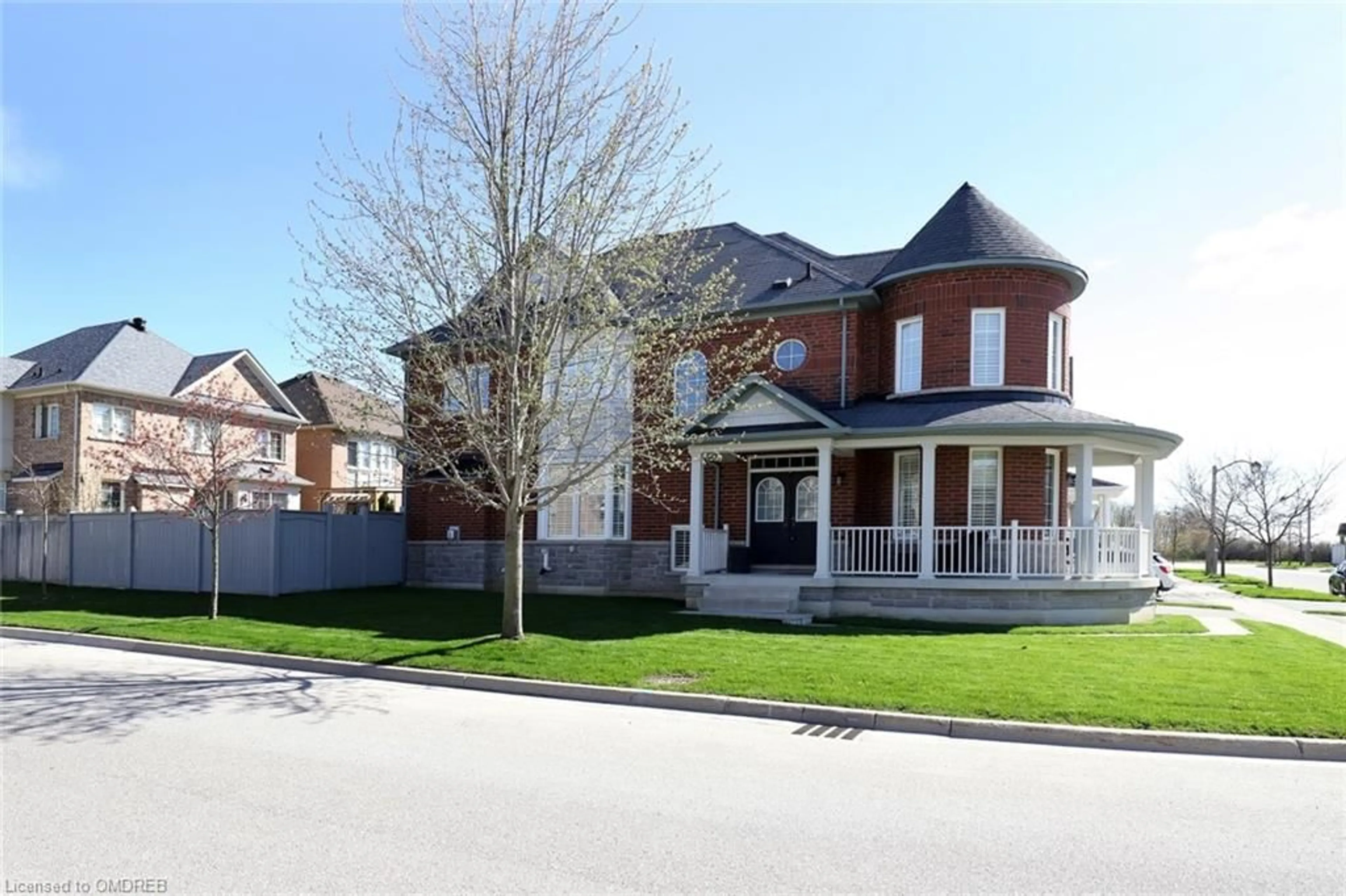 Frontside or backside of a home for 2 Ross Shiner Lane, Stouffville Ontario L4A 0S2