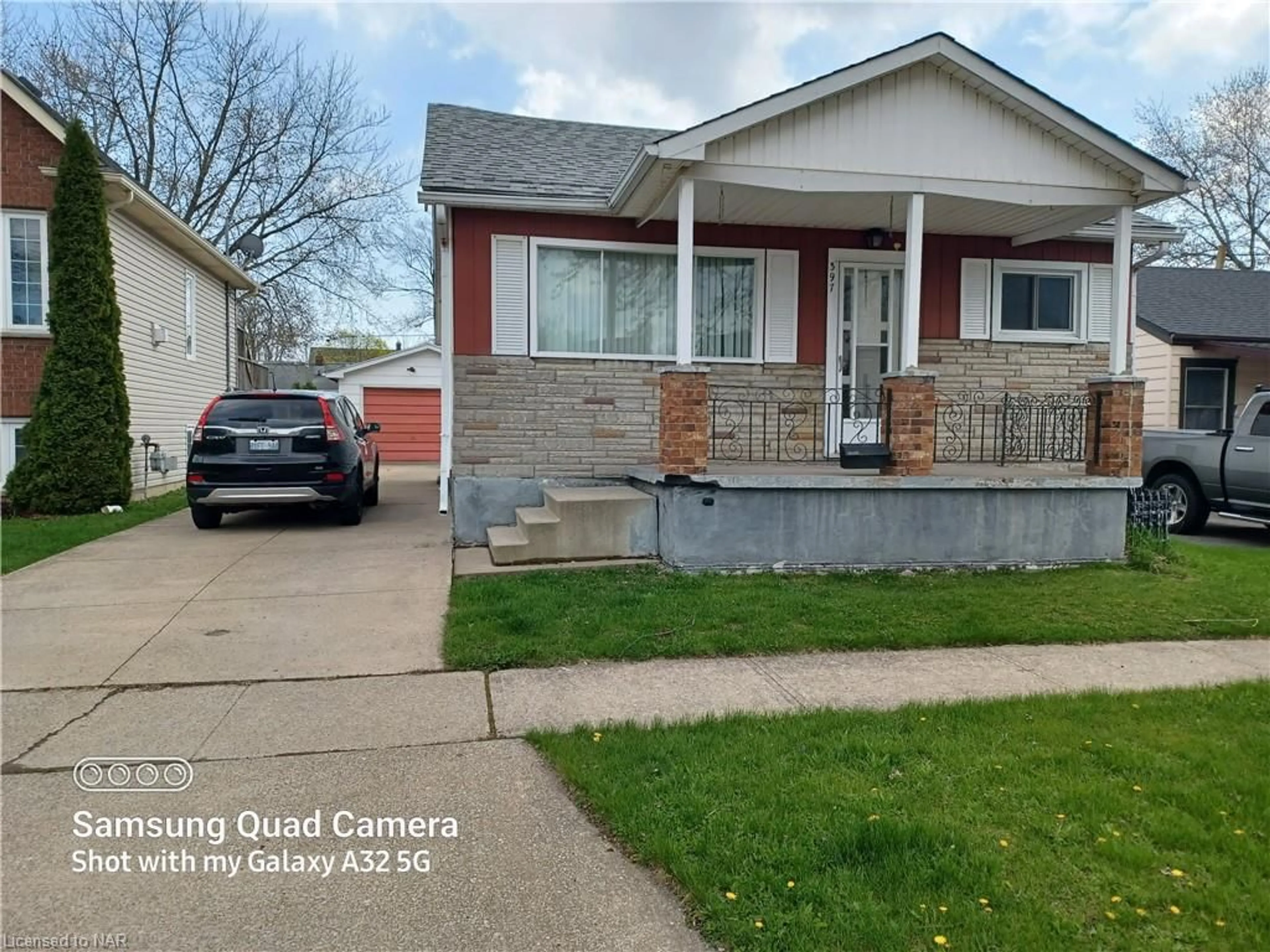 Frontside or backside of a home for 397 Victory Ave, Welland Ontario L3B 4Z8