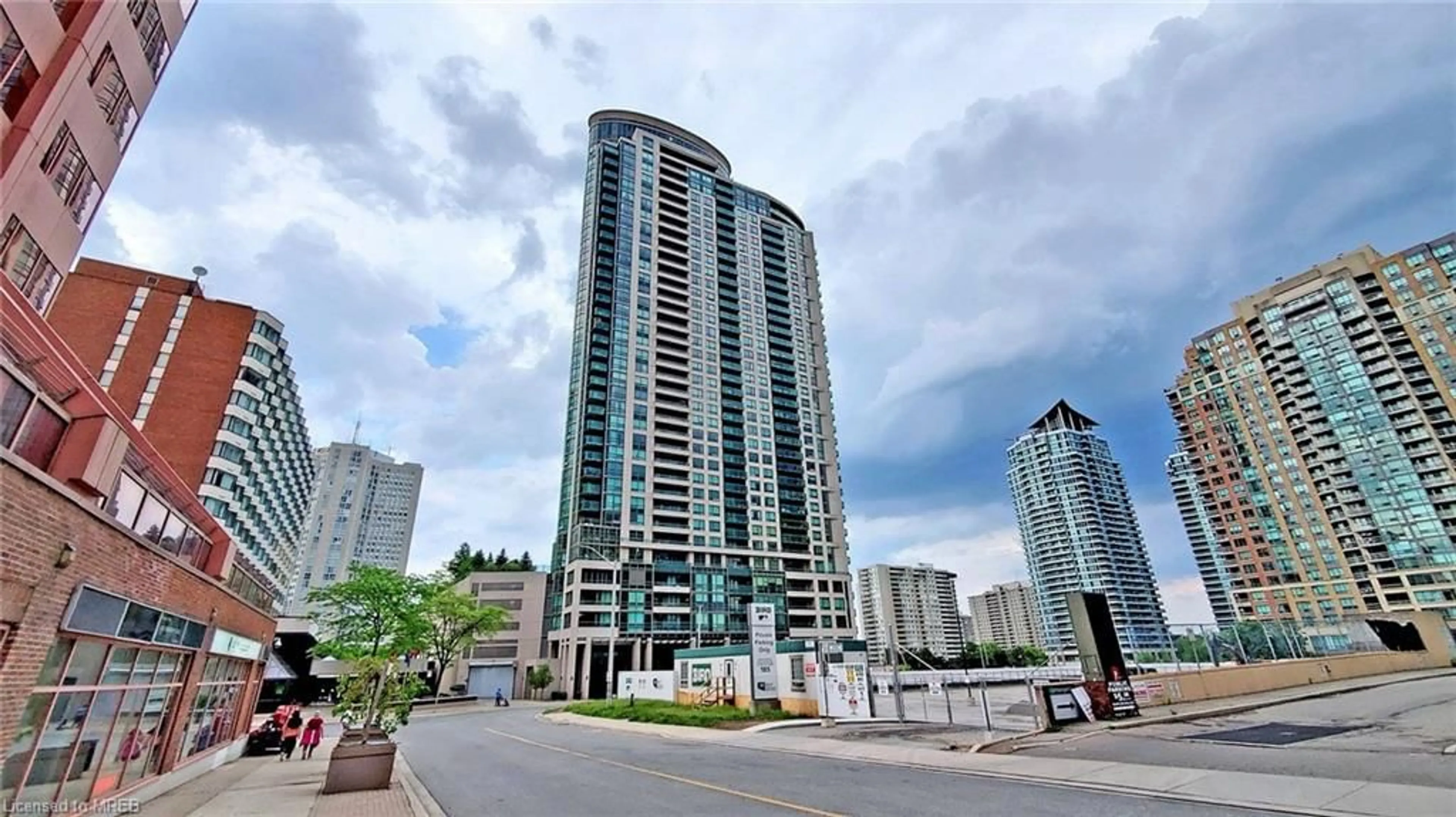 A pic from exterior of the house or condo for 208 Enfield Pl #PH209, Mississauga Ontario L5B 0G8