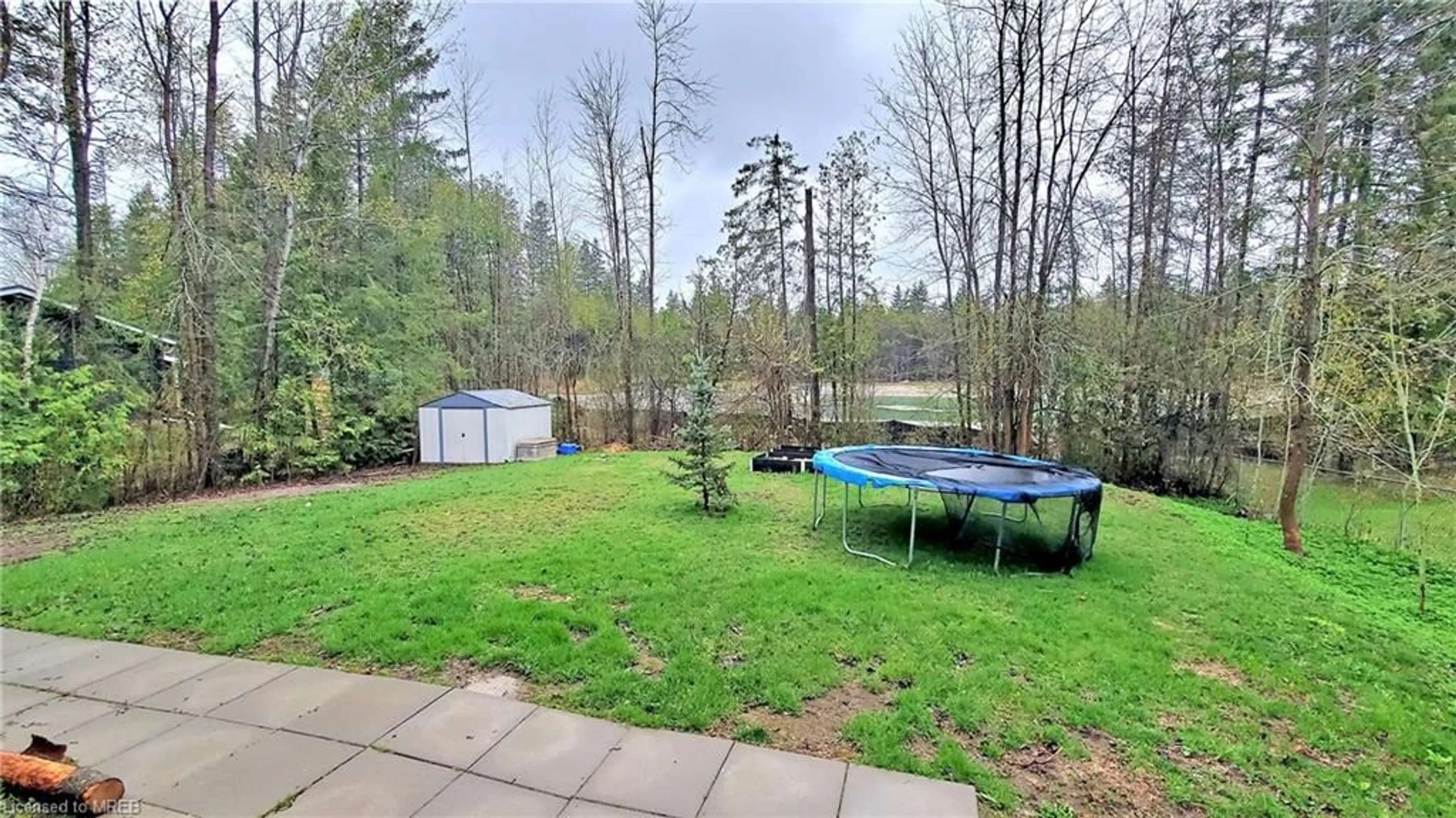 Fenced yard for 353 Front St, Bobcaygeon Ontario K0M 1A0