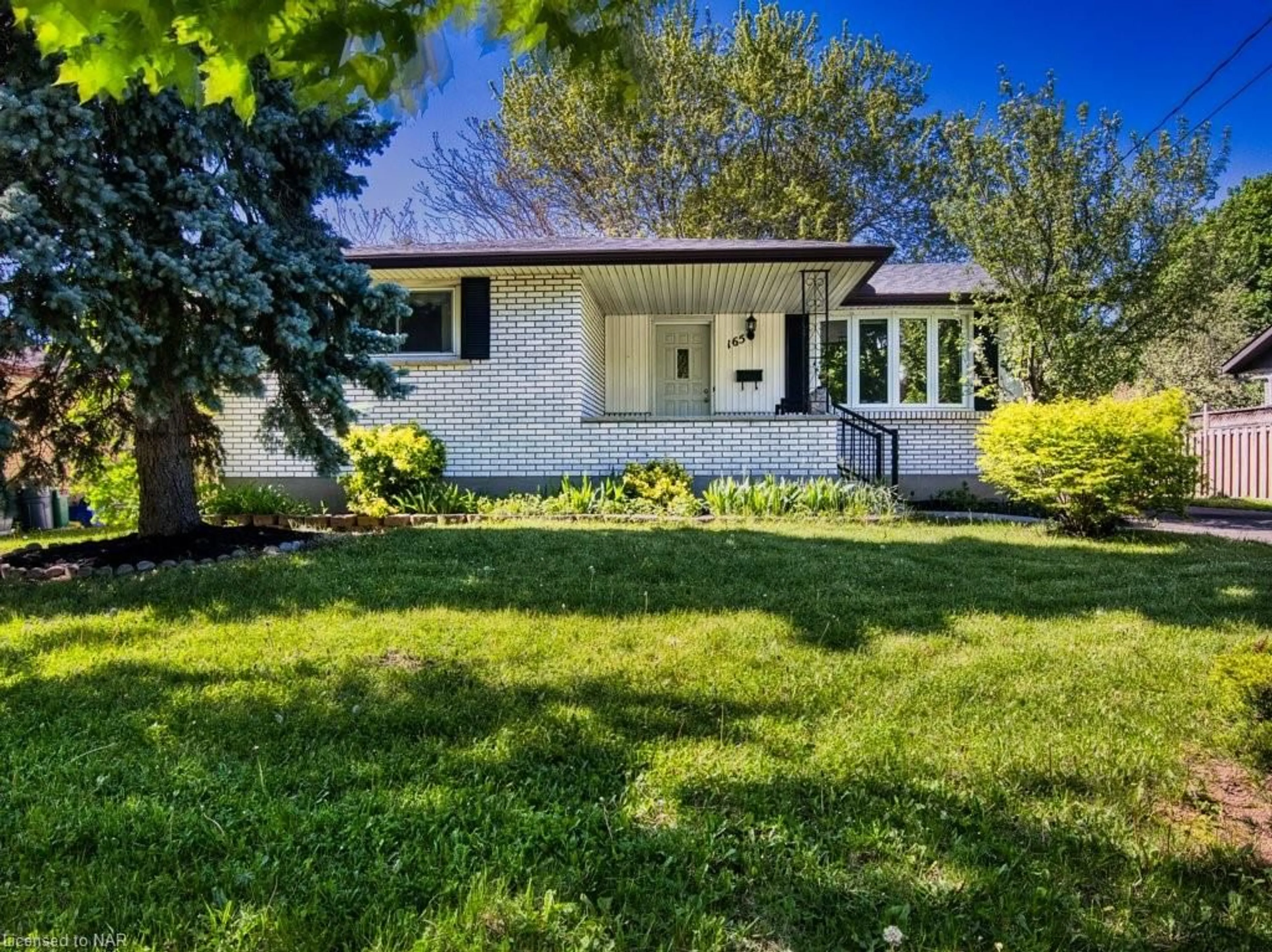 Cottage for 165 Linwell Rd, St. Catharines Ontario L2N 1R8