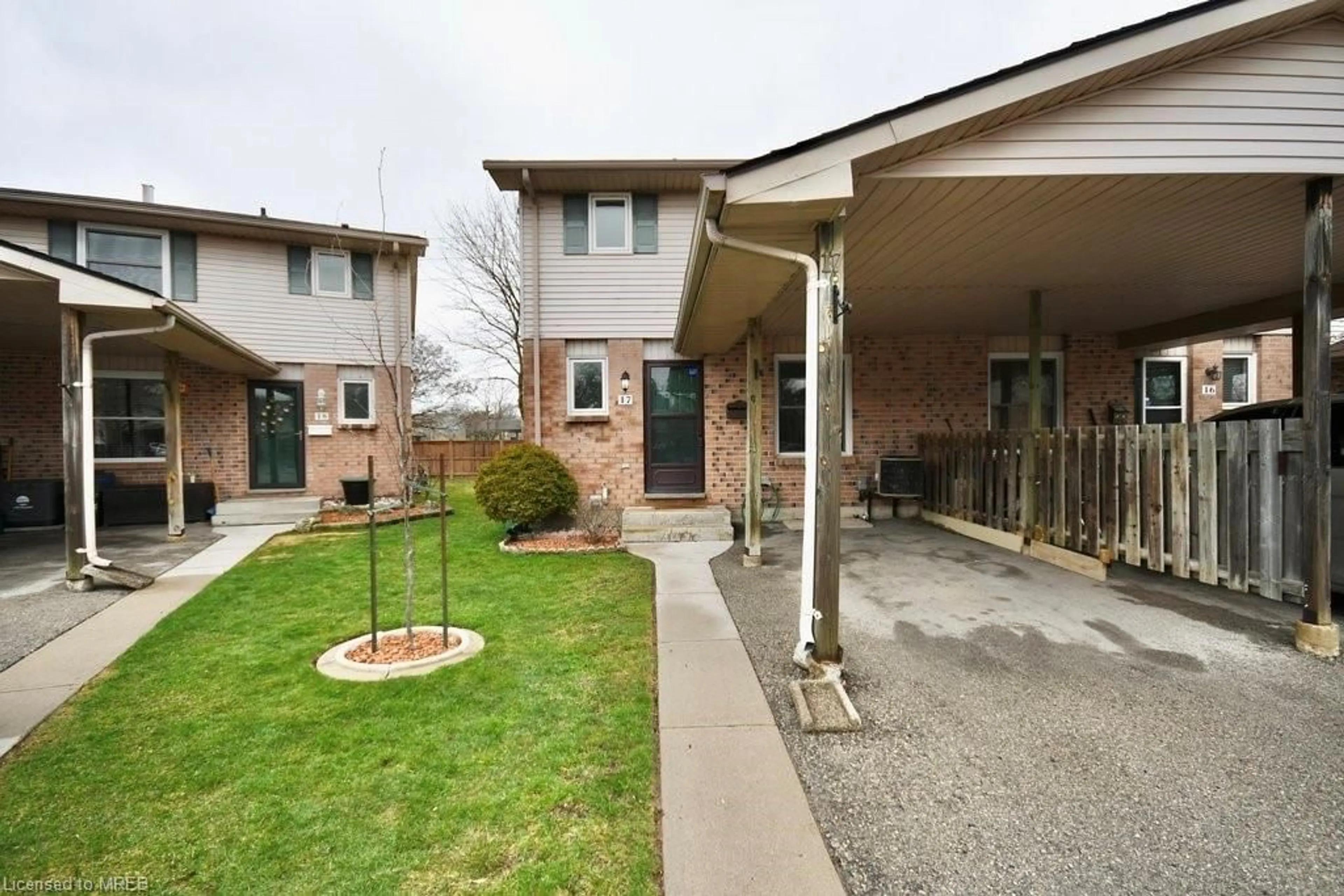 A pic from exterior of the house or condo for 160 Conway Dr #17, London Ontario N6E 3M5