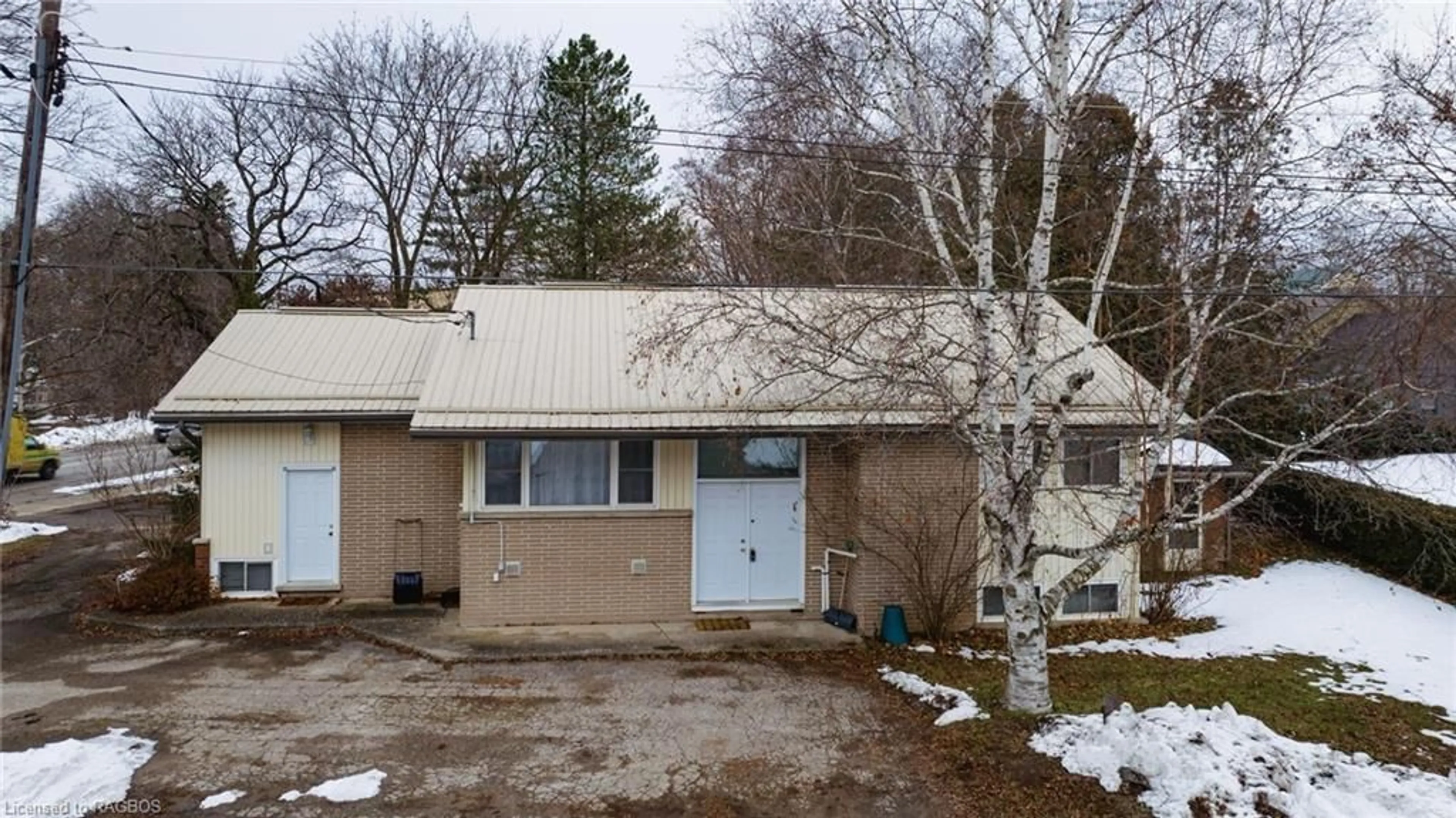Frontside or backside of a home for 98 King St, Tiverton Ontario N0G 2T0