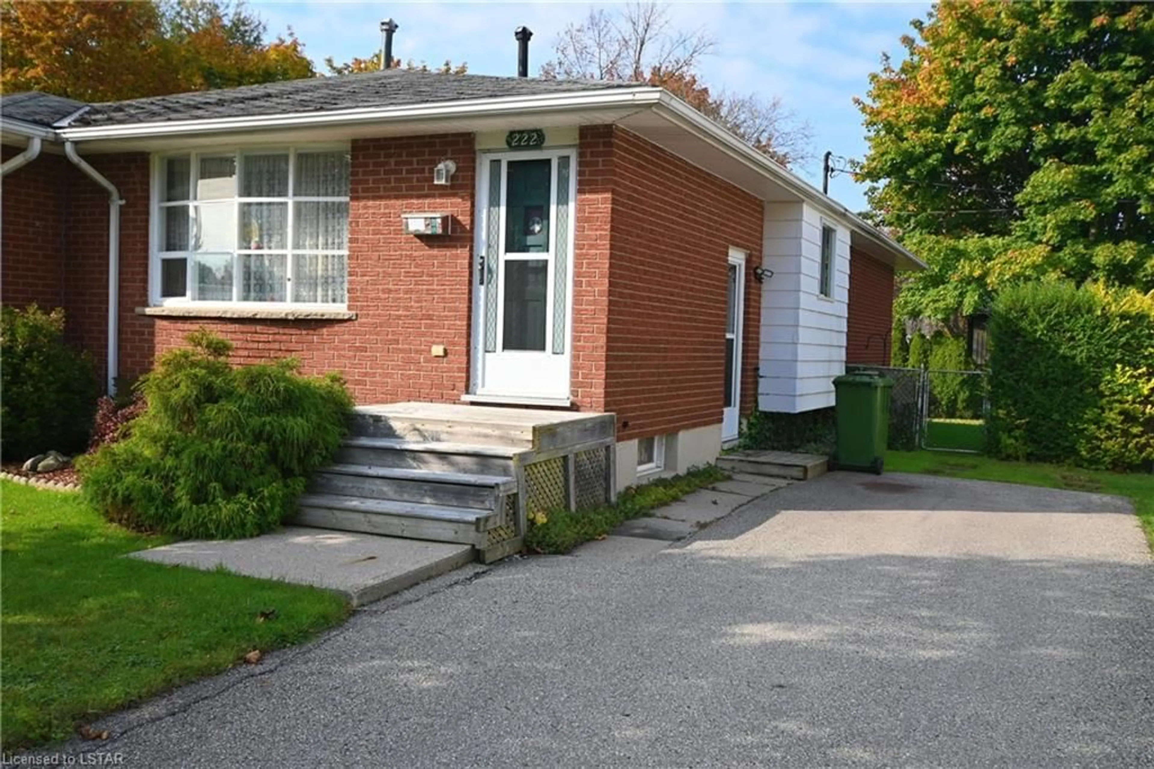 Frontside or backside of a home for 222 Inkerman St, St. Thomas Ontario N5P 3H4