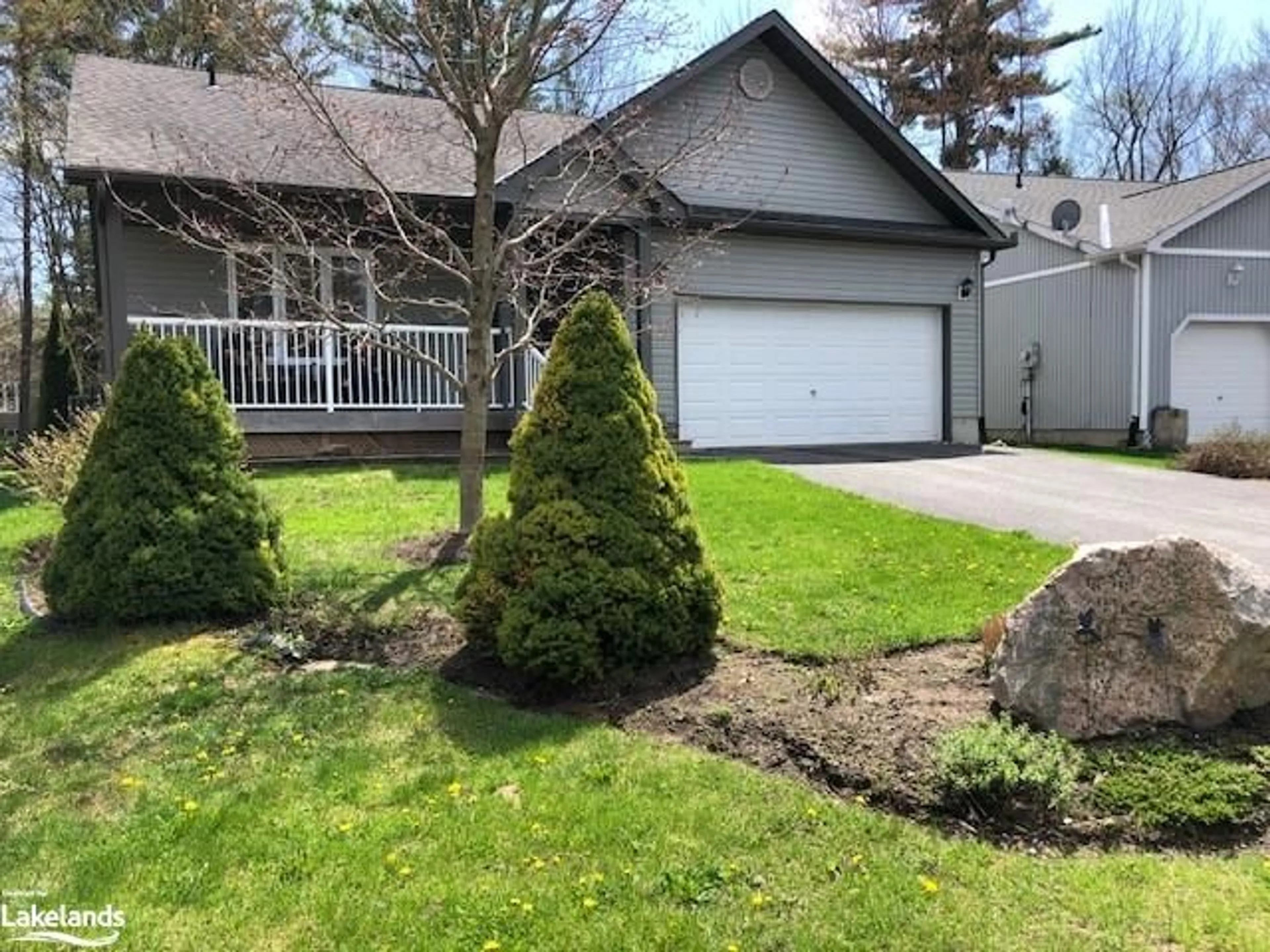 Frontside or backside of a home for 7 Red Maple Crt, Gravenhurst Ontario P1P 0A3