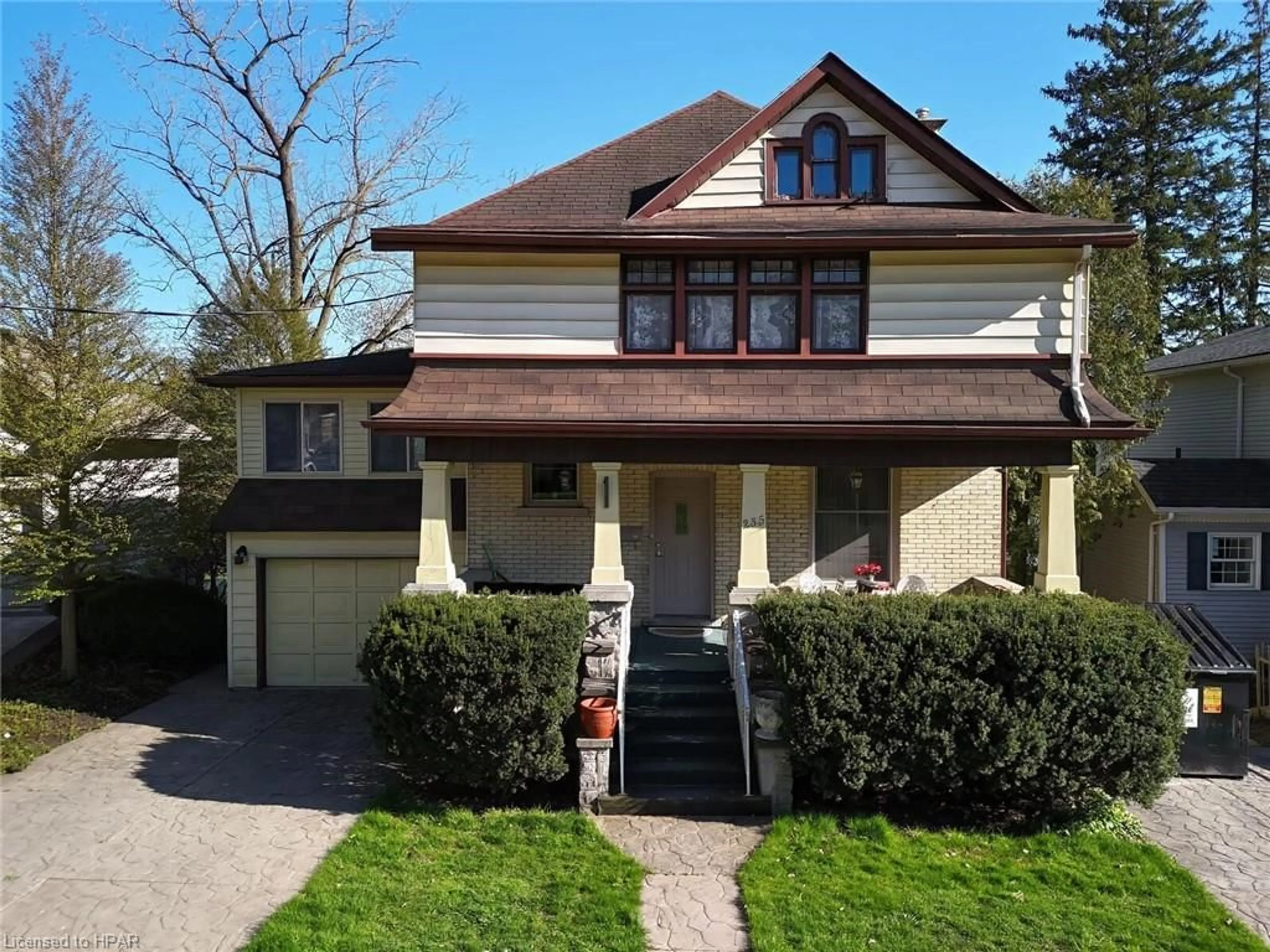 Frontside or backside of a home for 235 William St, Stratford Ontario N5A 4Y2