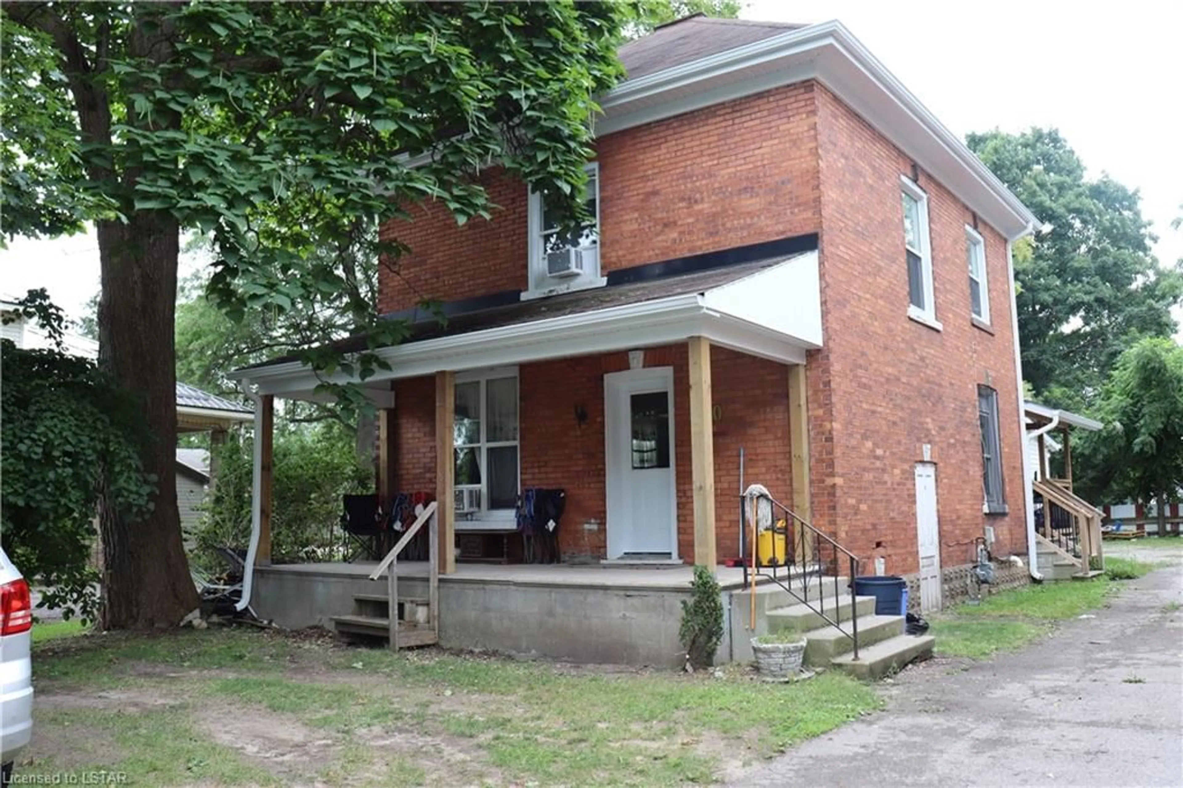 Frontside or backside of a home for 200 Talbot St, Aylmer Ontario N5H 1H7
