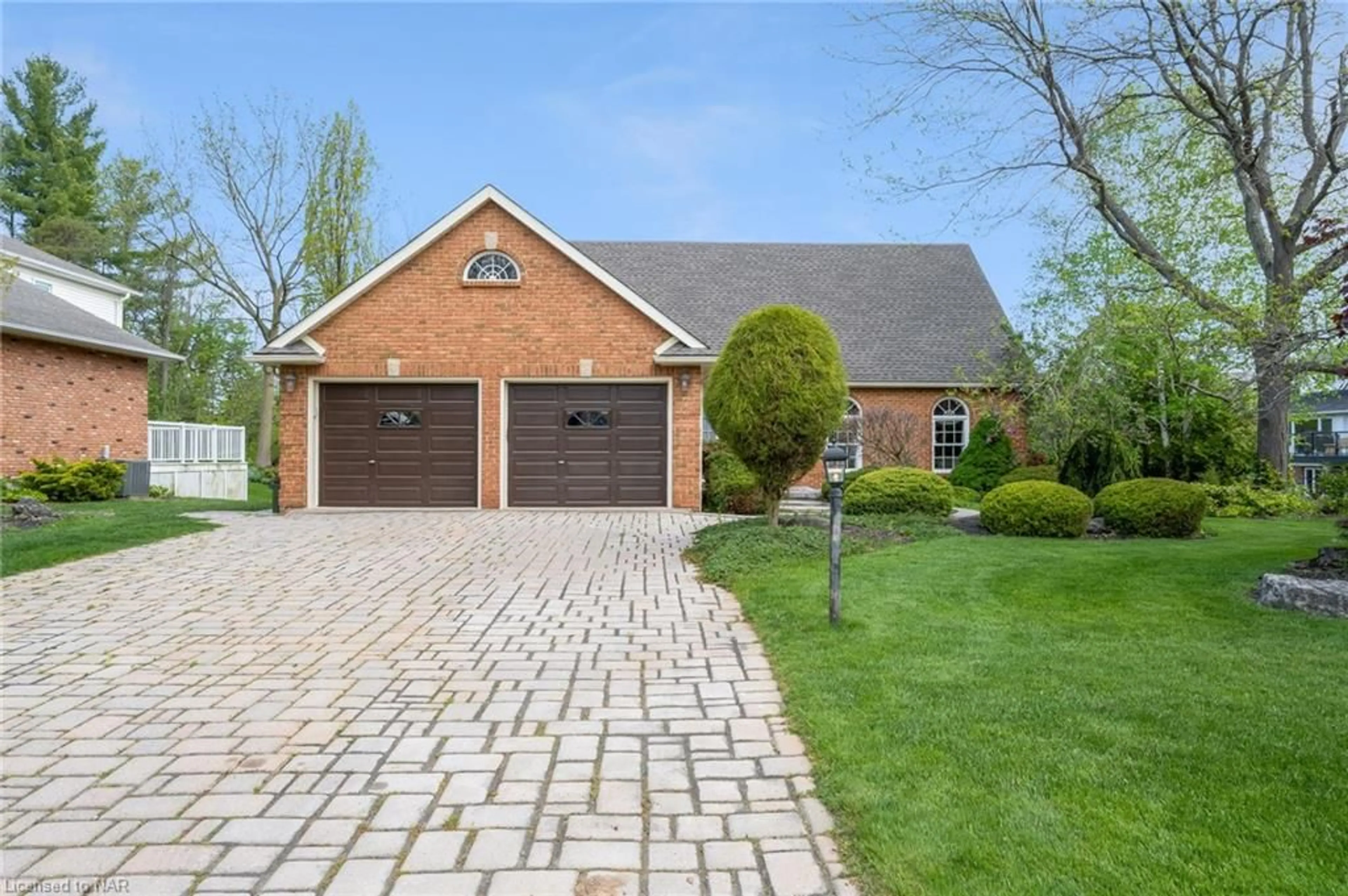 Home with brick exterior material for 7 Leslie Pl, Fonthill Ontario L0S 1E0