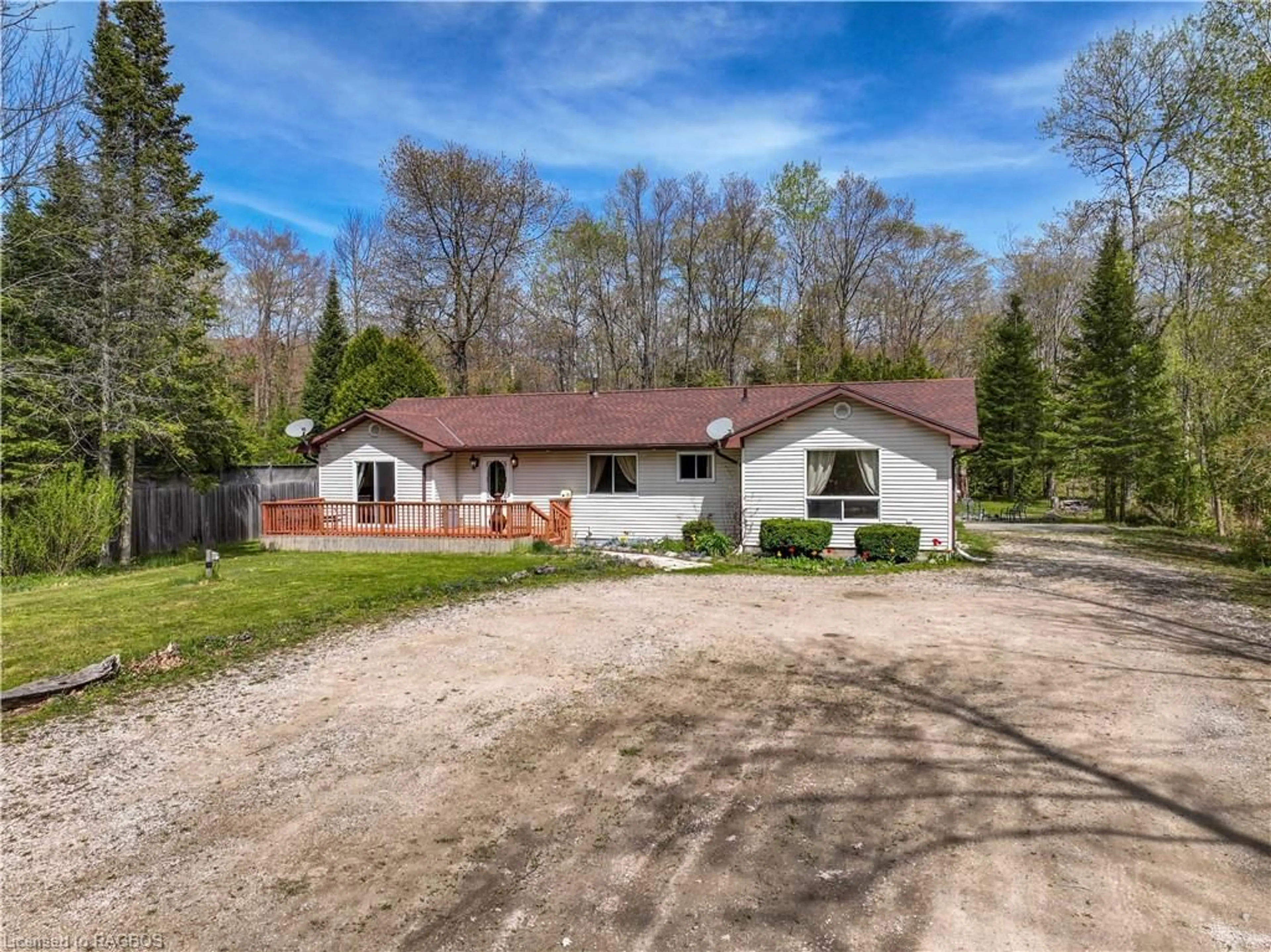 Frontside or backside of a home for 27 Hemlock Rd, Oliphant Ontario N0H 2T0