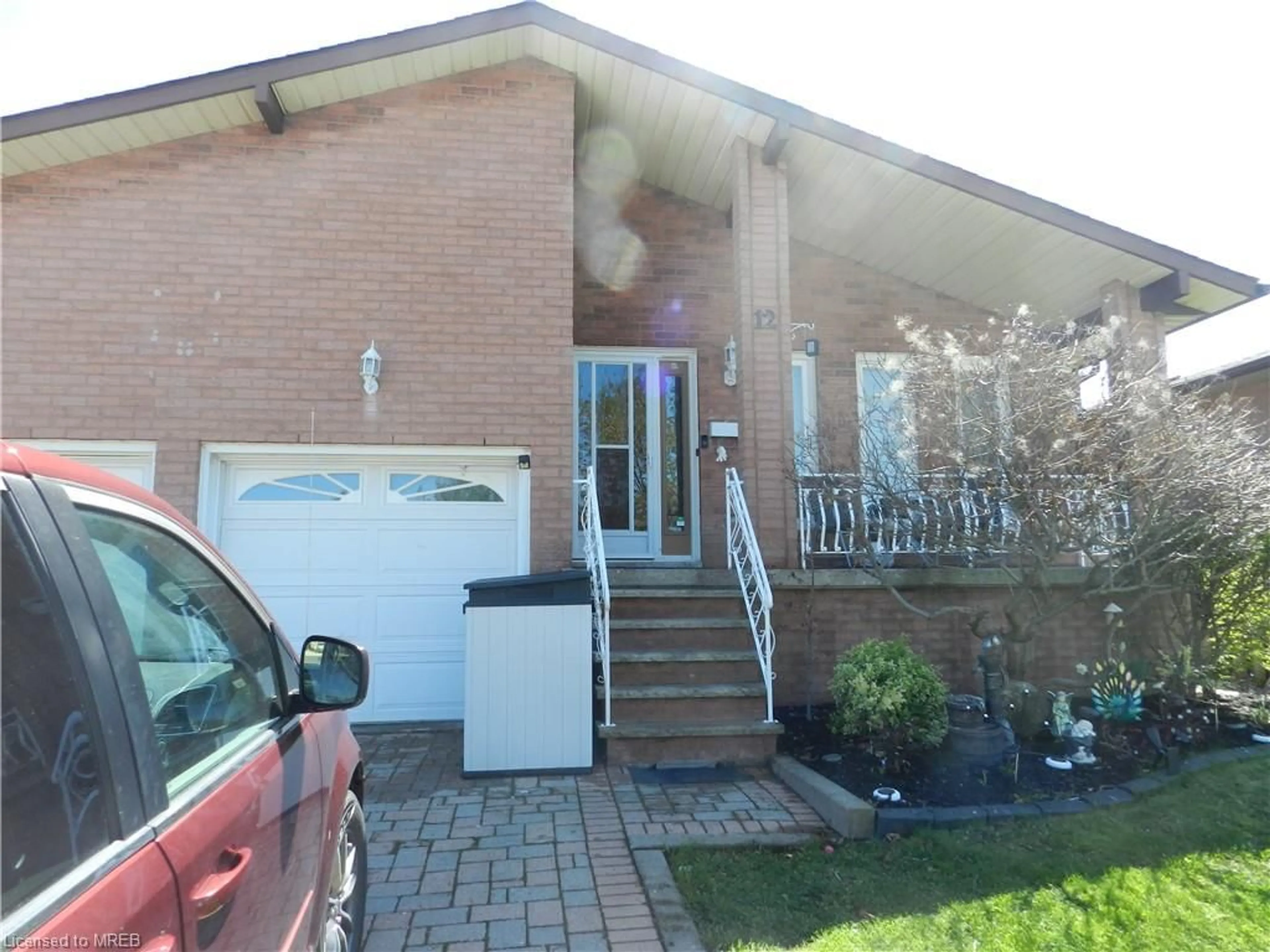 Frontside or backside of a home for 12 Hearthside Cres, Stoney Creek Ontario L8E 4L6