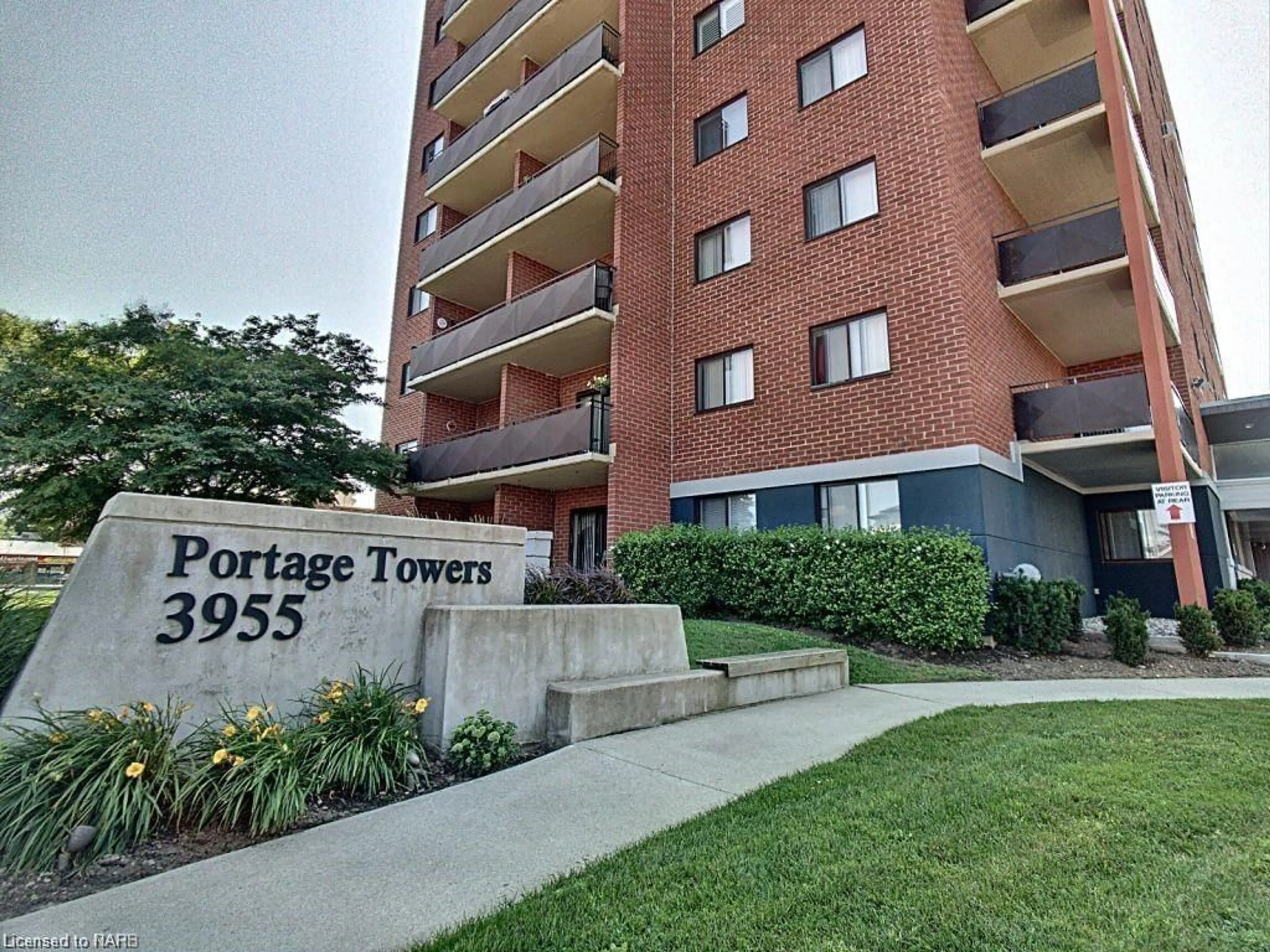 A pic from exterior of the house or condo for 3955 Portage Rd #406, Niagara Falls Ontario L2J 3W2