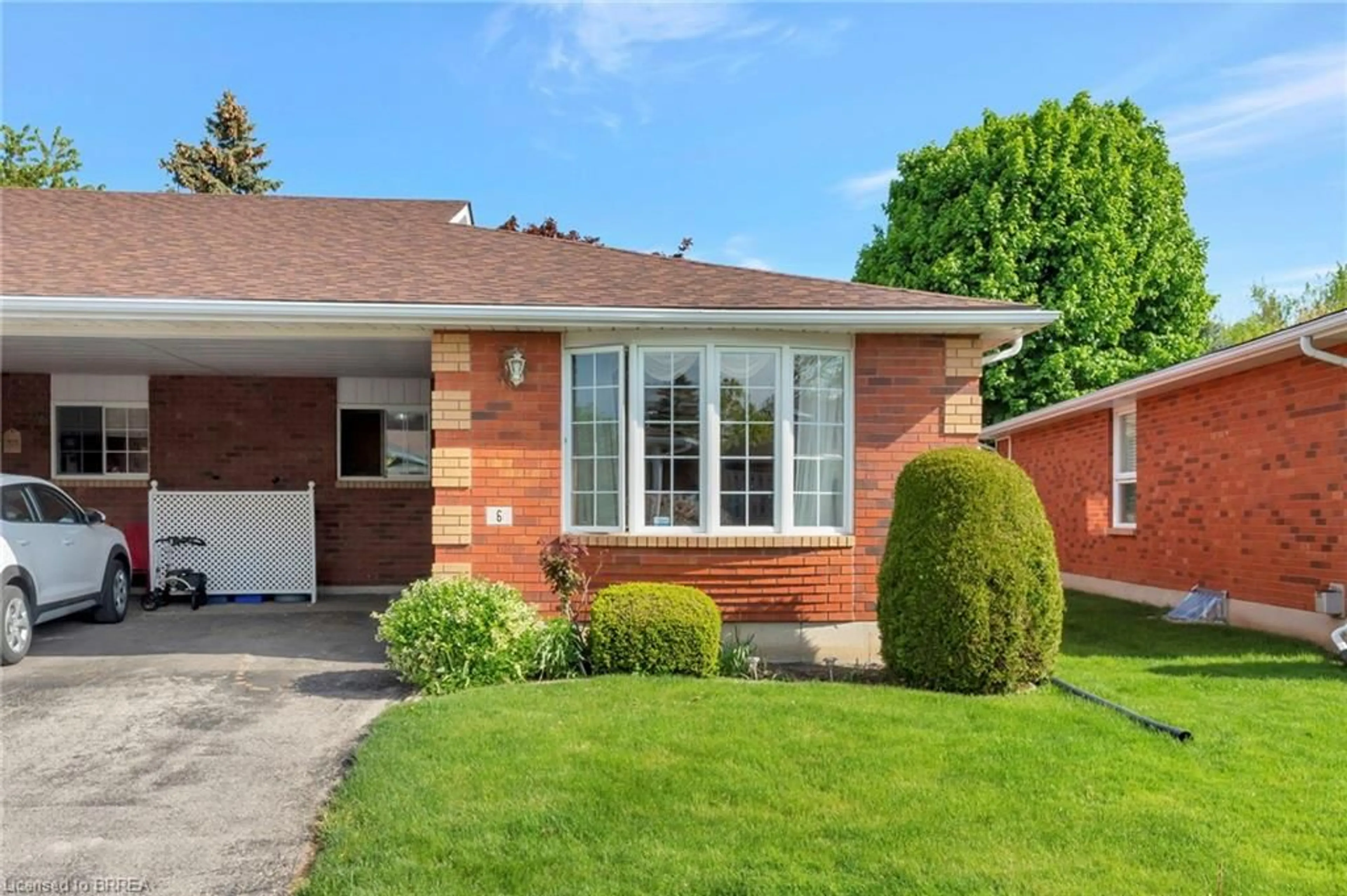 Home with brick exterior material for 20 Courtland Dr #6, Brantford Ontario N3R 7Y2