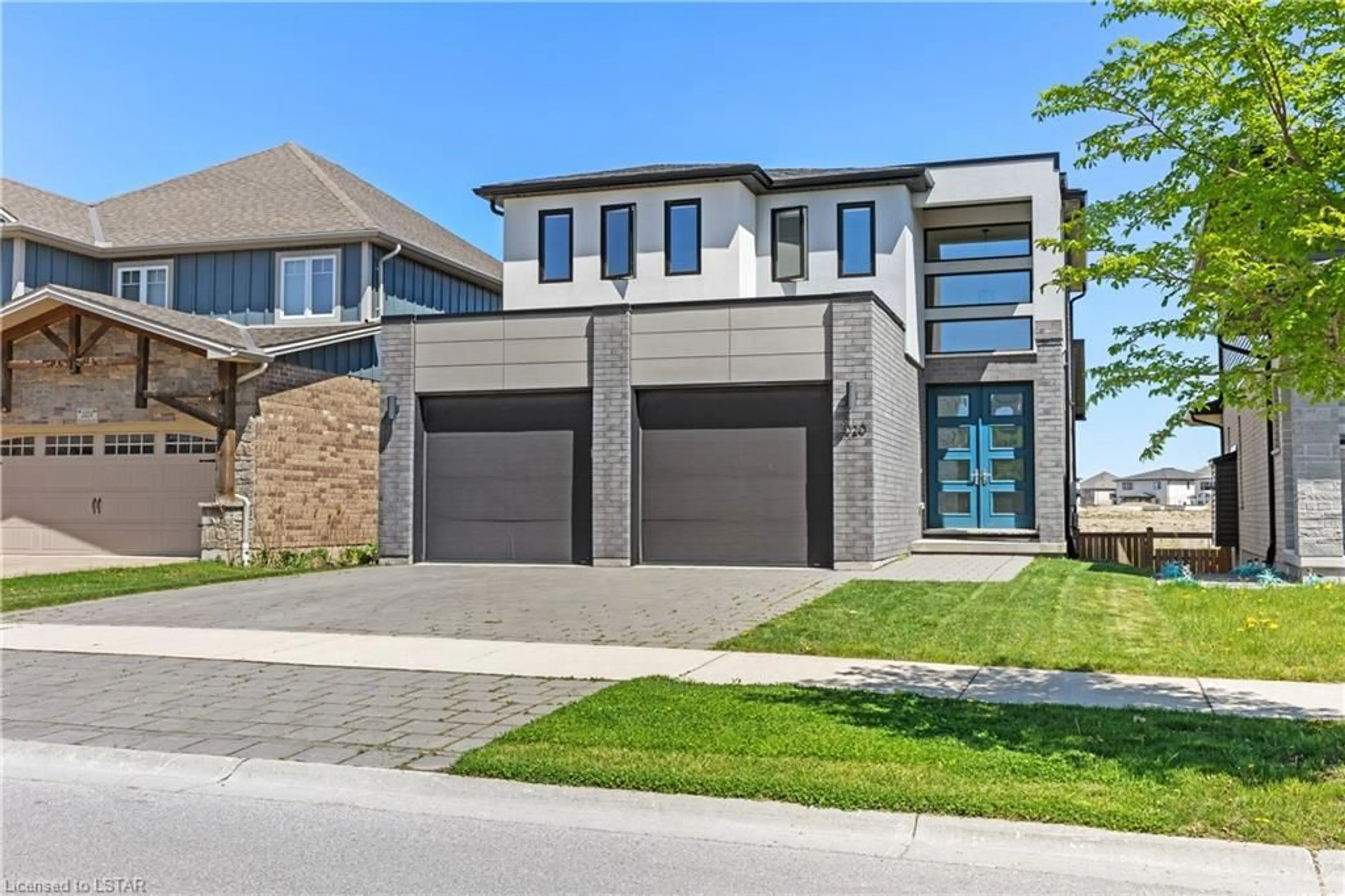 Frontside or backside of a home for 2020 Wateroak Dr, London Ontario N6G 0M6