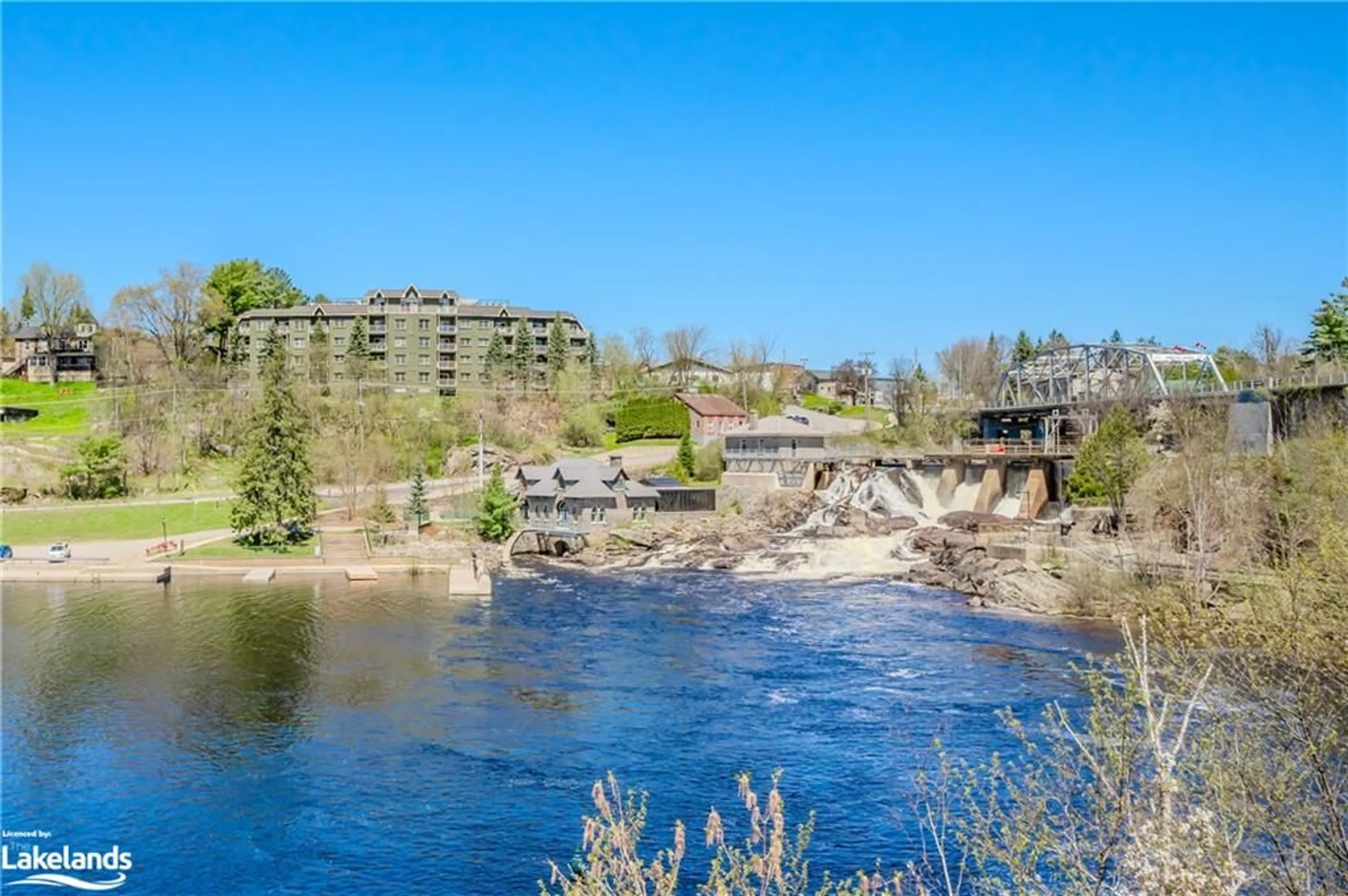 Patio for 24 Ontario St #201, Bracebridge Ontario P1L 2H5