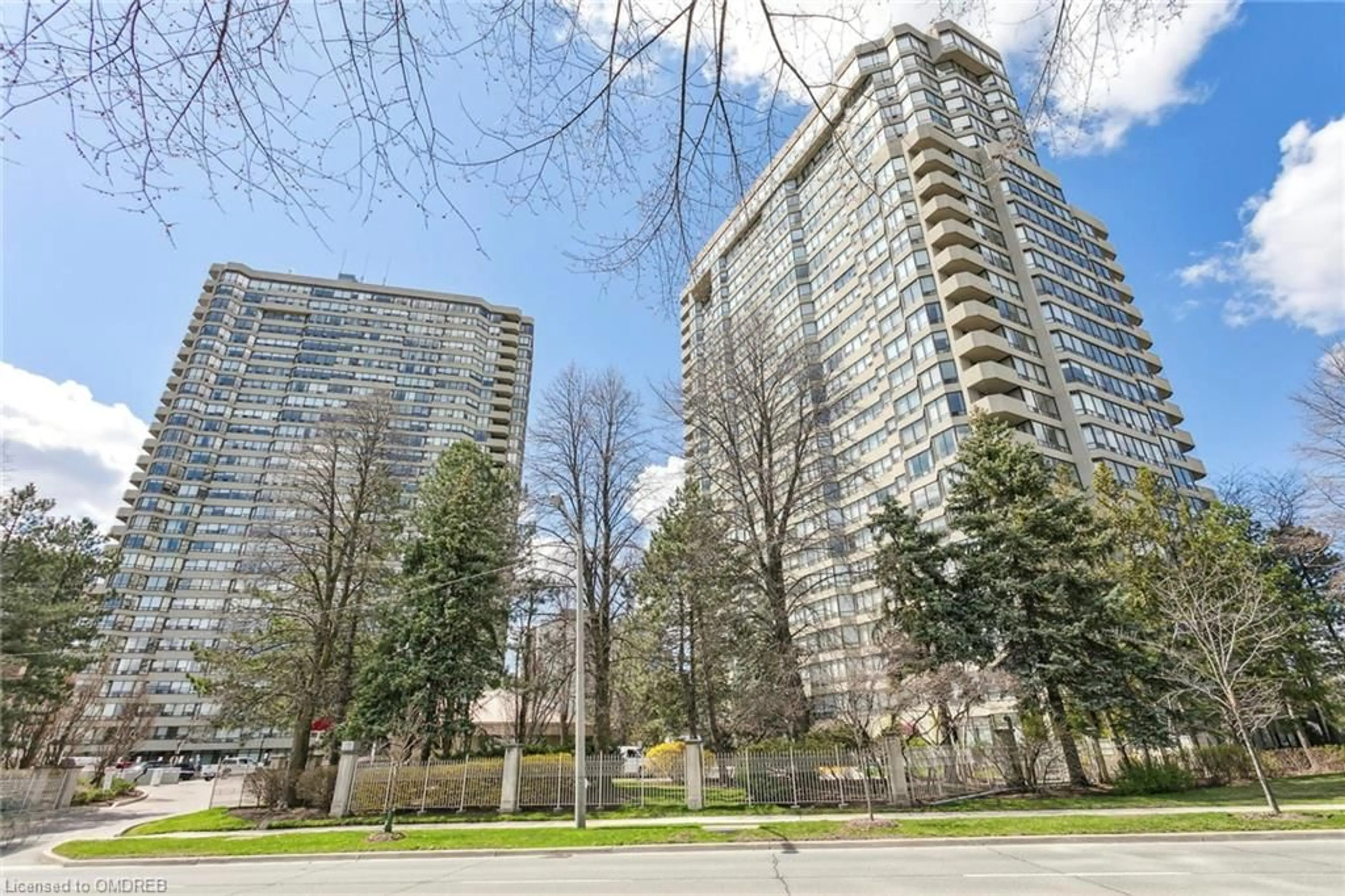A pic from exterior of the house or condo for 1300 Islington Ave #2904, Toronto Ontario M9A 5C4