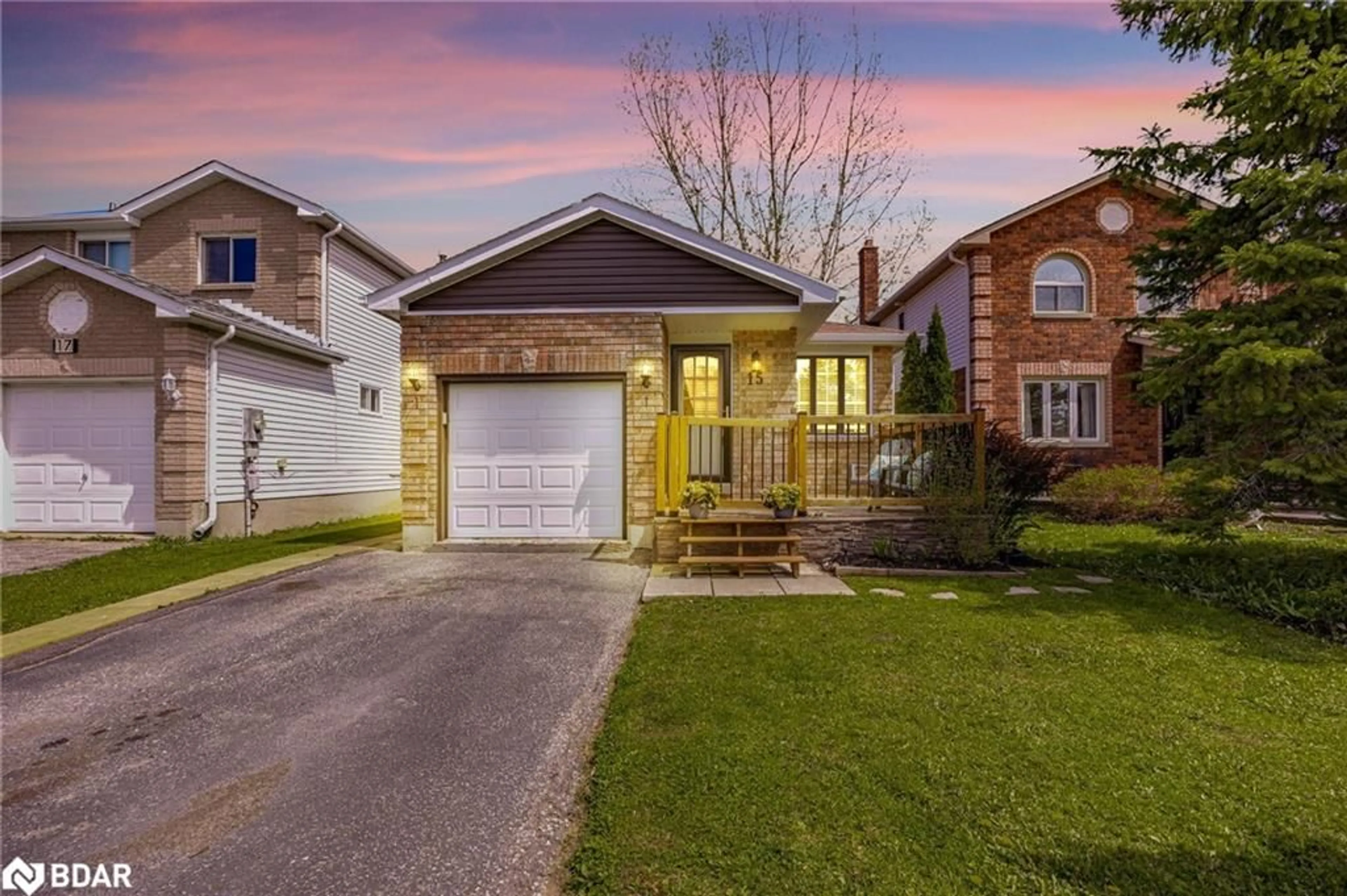 Frontside or backside of a home for 15 Orok Lane, Barrie Ontario L4M 6H4