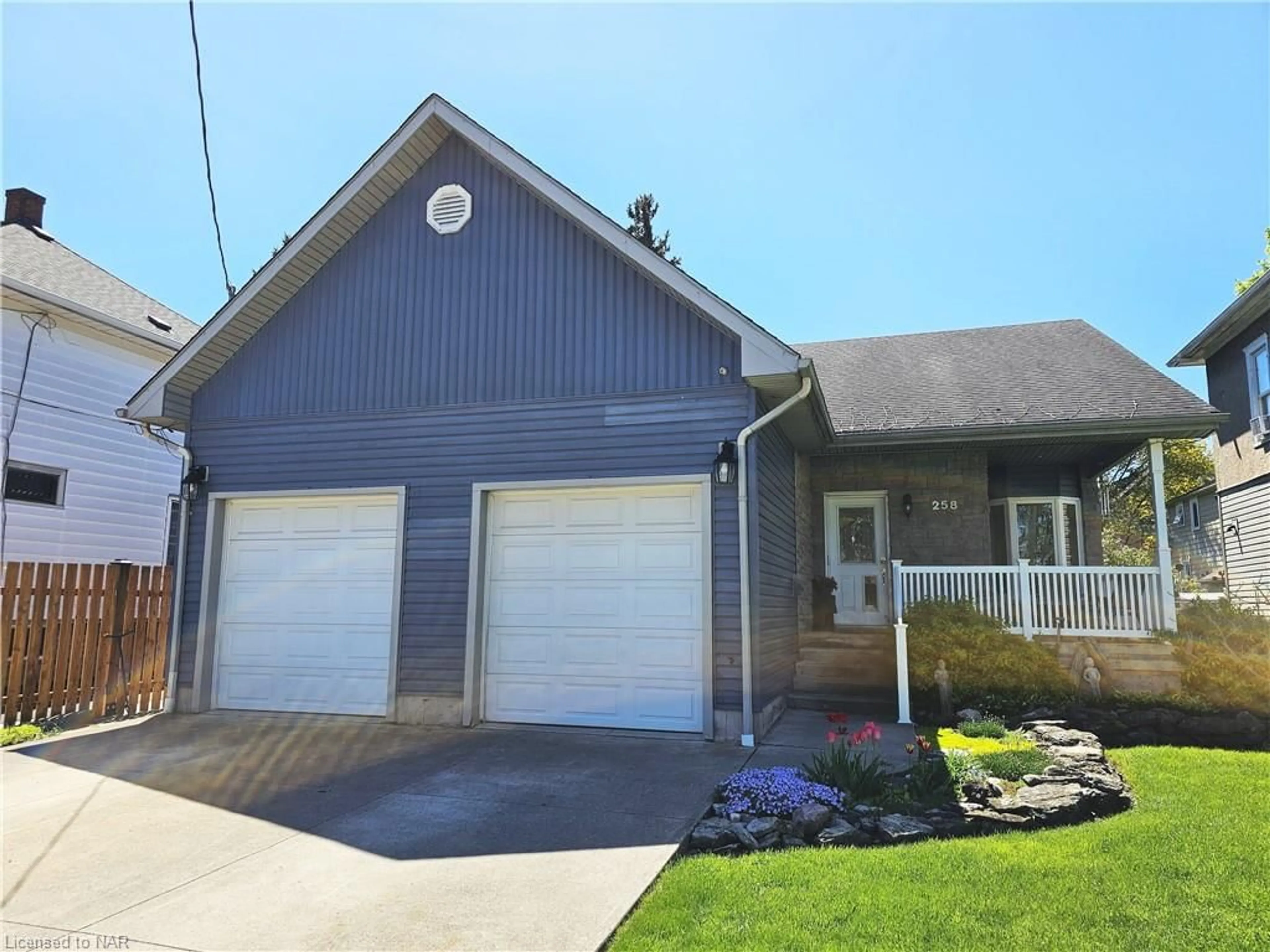 Frontside or backside of a home for 258 Alexandra St, Port Colborne Ontario L3K 2Y8