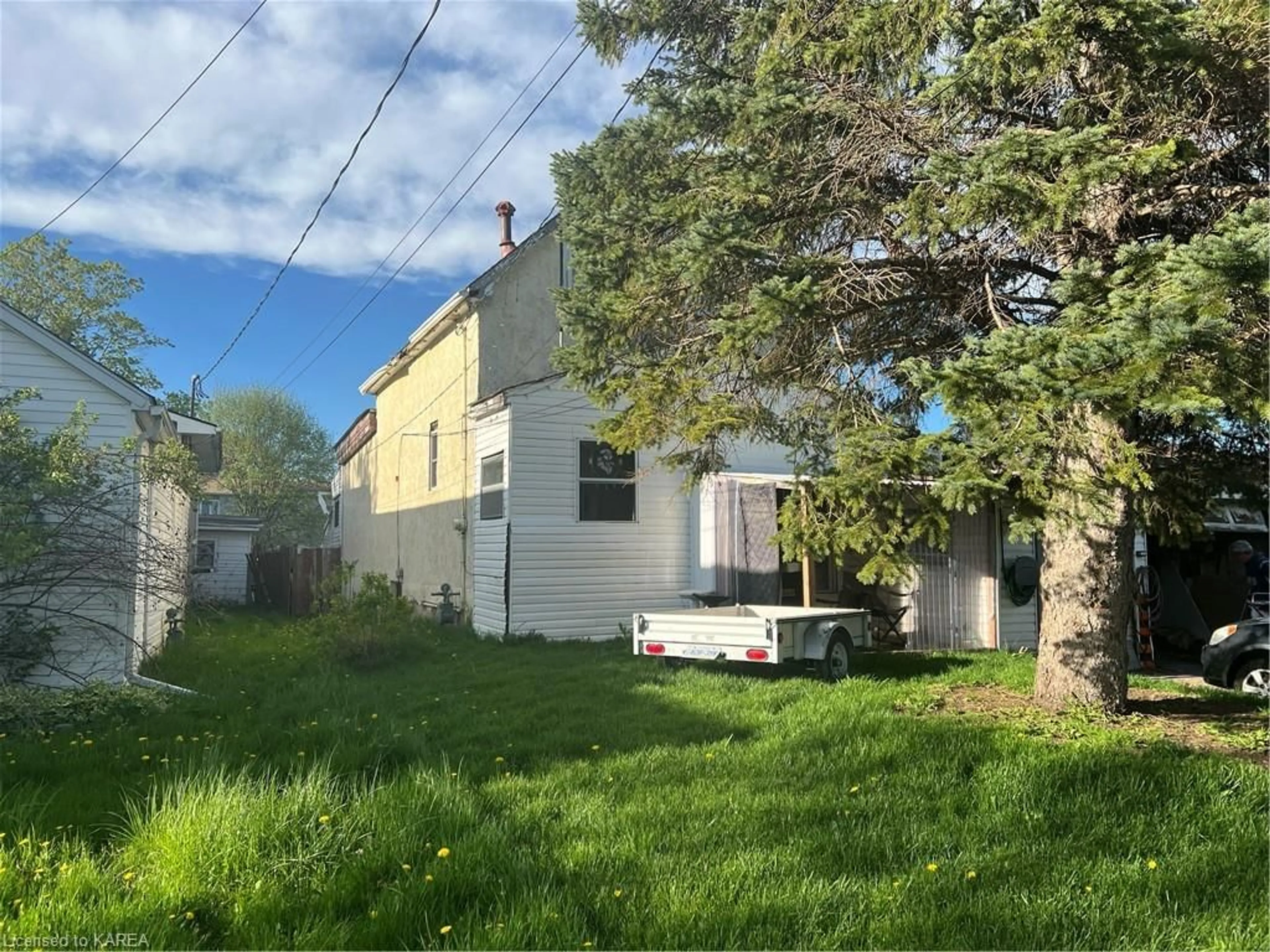 Frontside or backside of a home for 33 Maccauley St, Kingston Ontario K7K 2V8