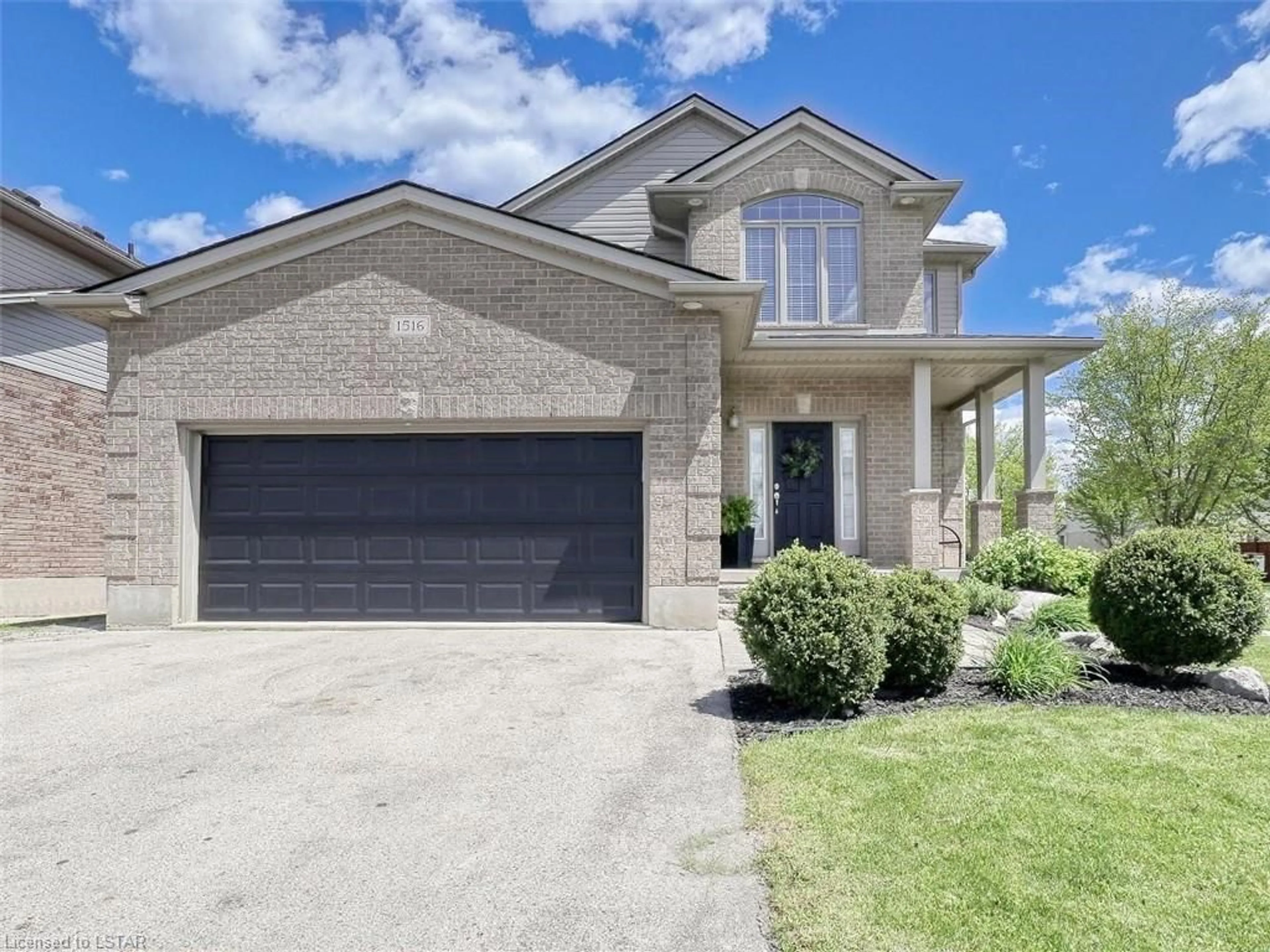 Home with brick exterior material for 1516 Coronation Dr, London Ontario N6G 5P6