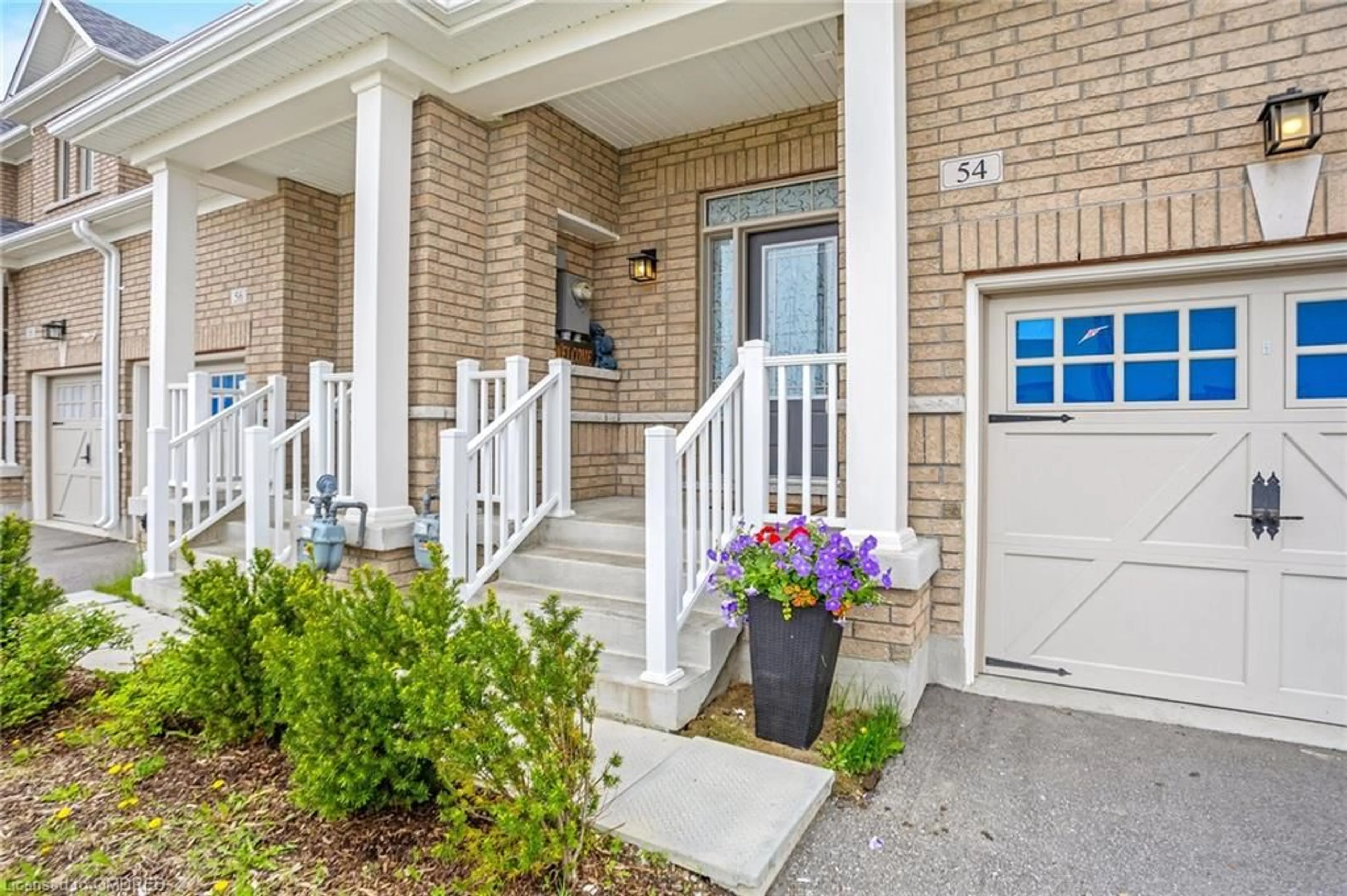 Indoor entryway for 54 Clifford Cres, Tottenham Ontario L0G 1W0