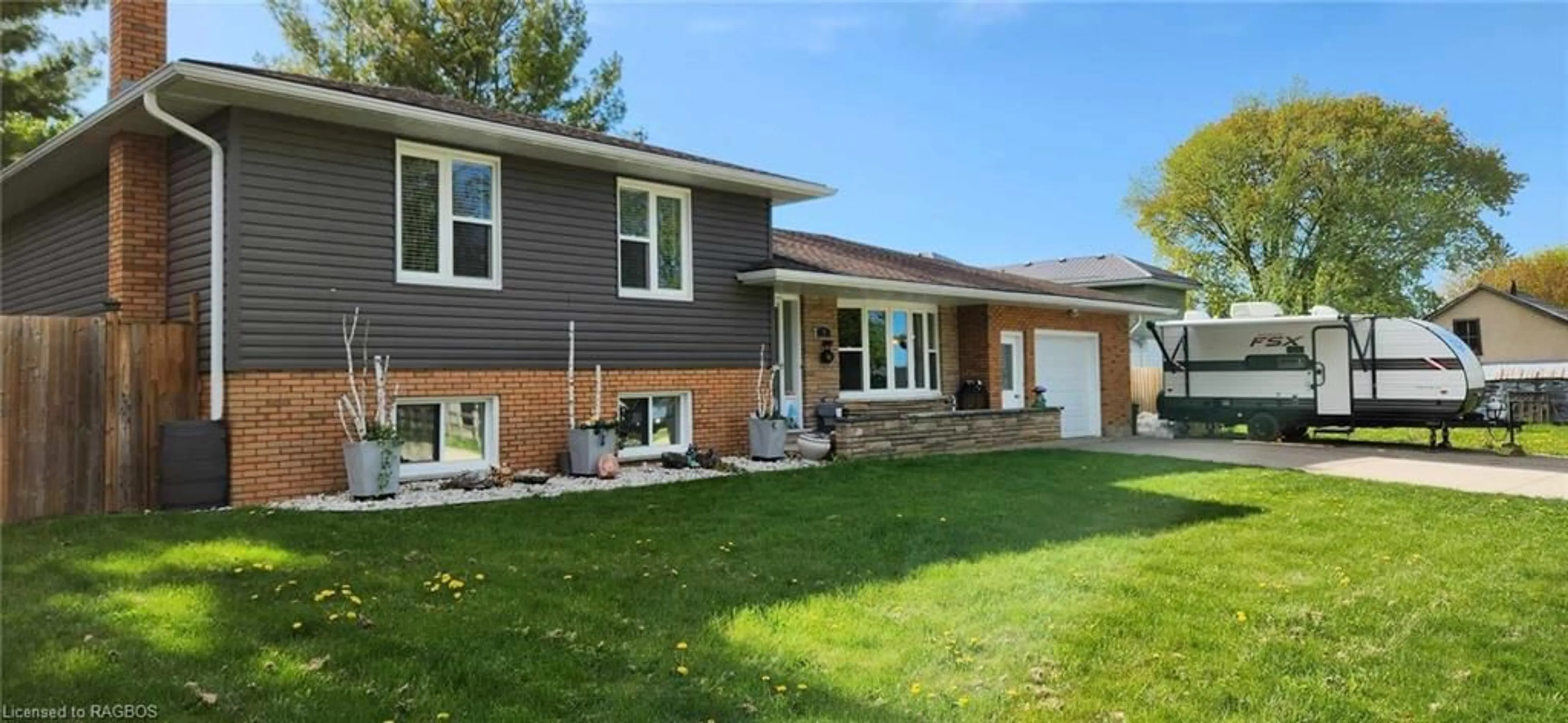 Frontside or backside of a home for 9 Miller St, Walkerton Ontario N0G 2V0