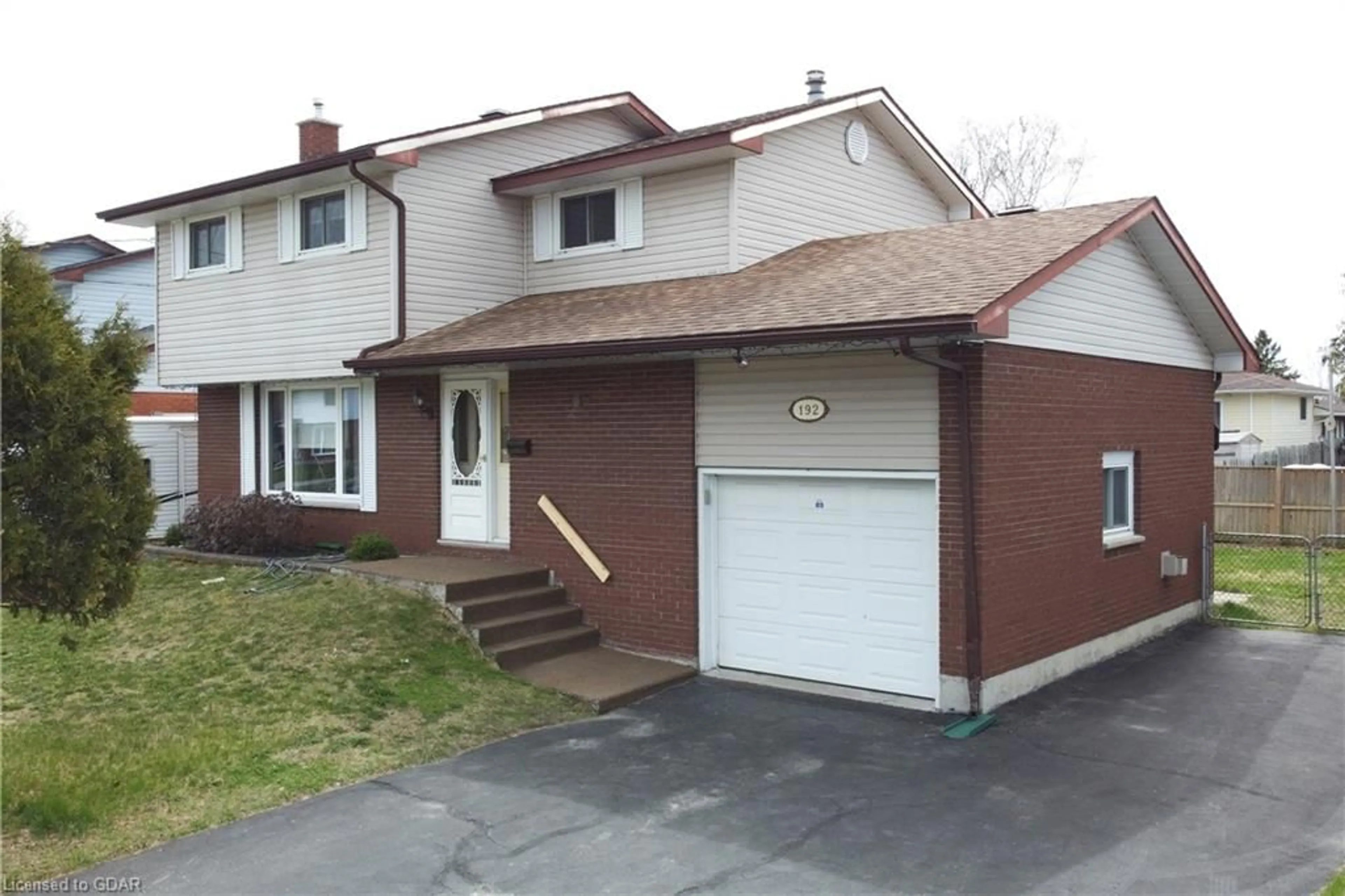 Frontside or backside of a home for 192 Marshall Park Dr, North Bay Ontario P1A 3L2