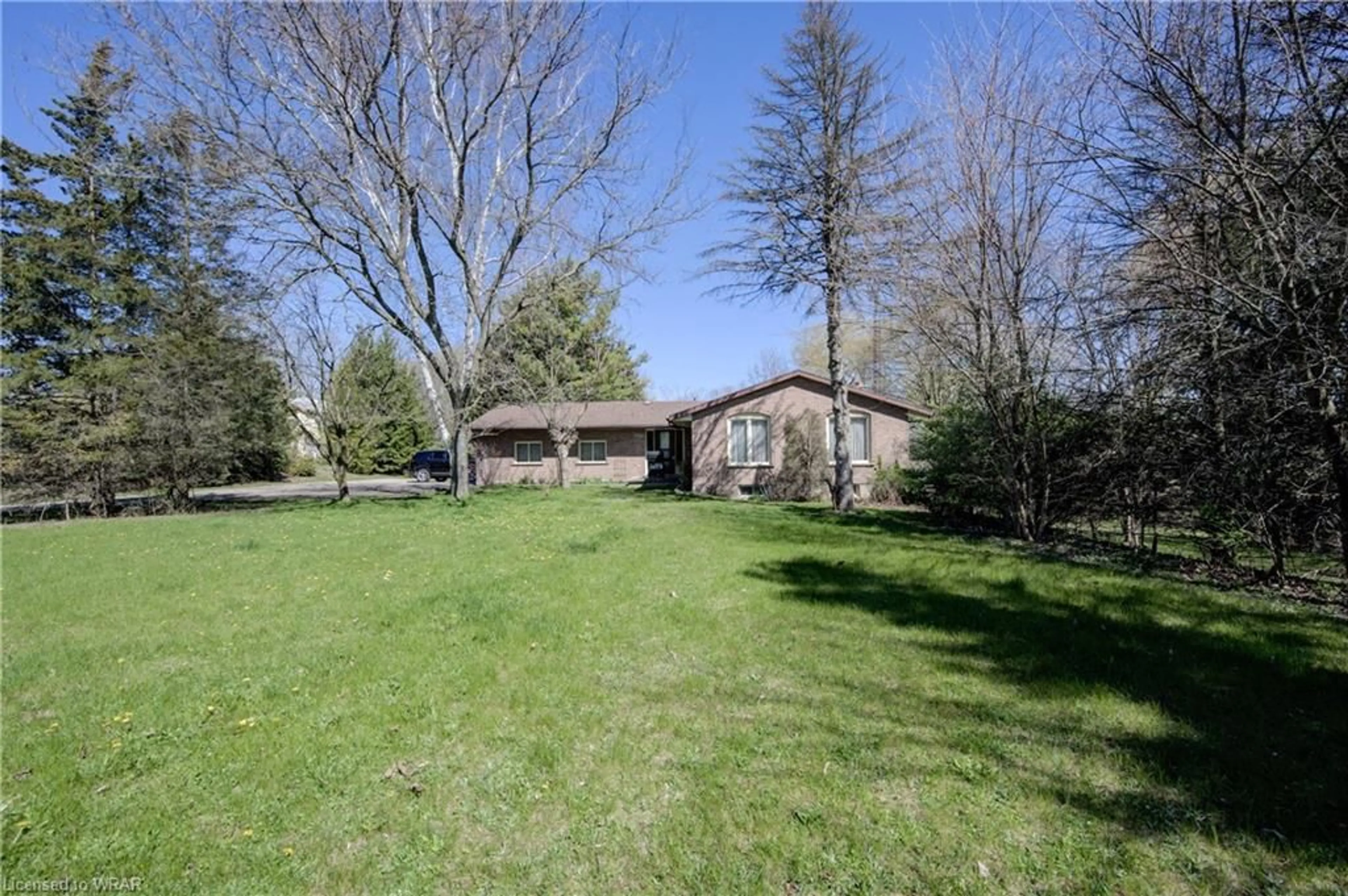 Cottage for 345 Governors Rd, Paris Ontario N3L 3E1