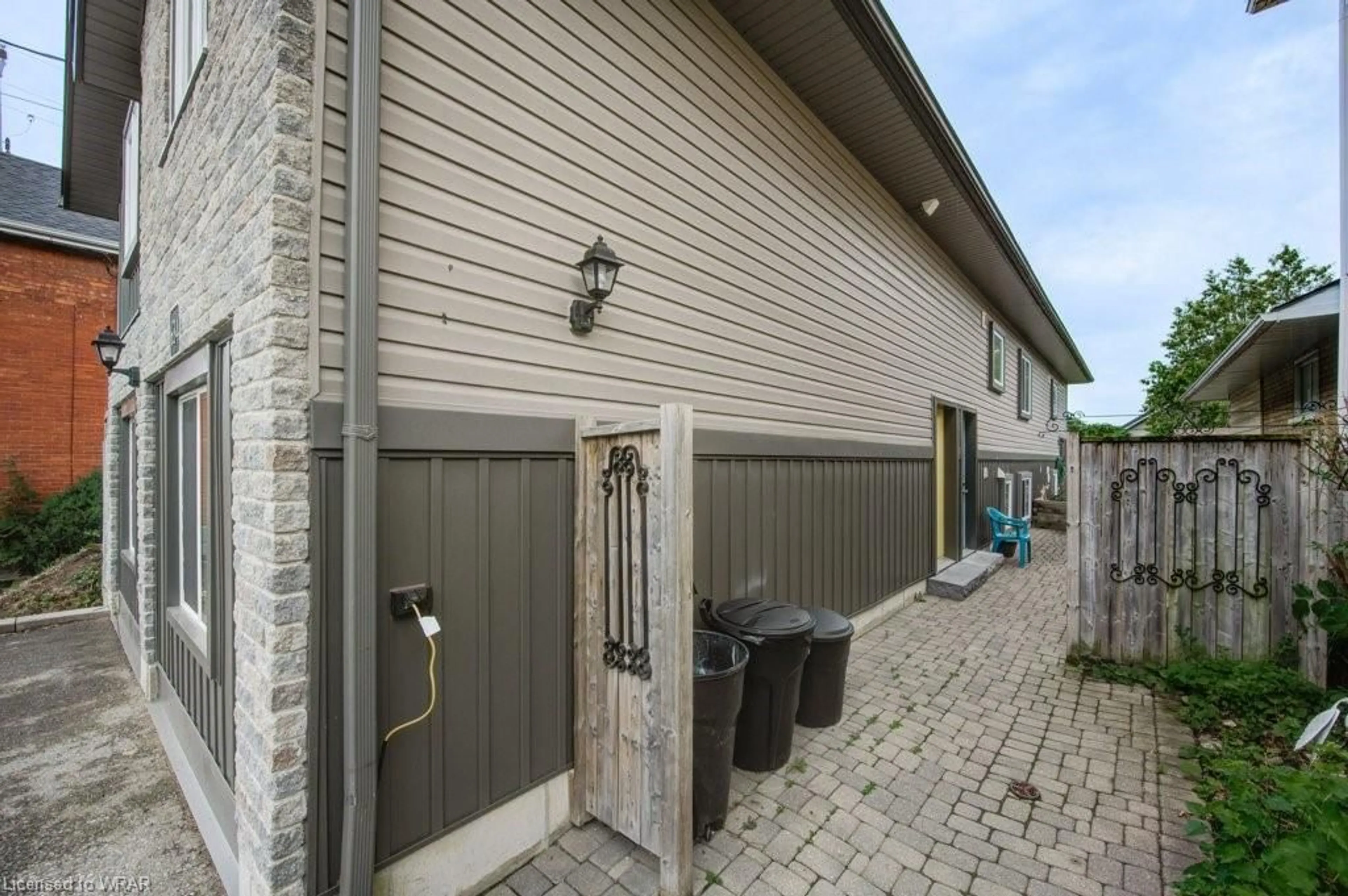 A pic from exterior of the house or condo for 634 Princess St, Woodstock Ontario N4S 4H5