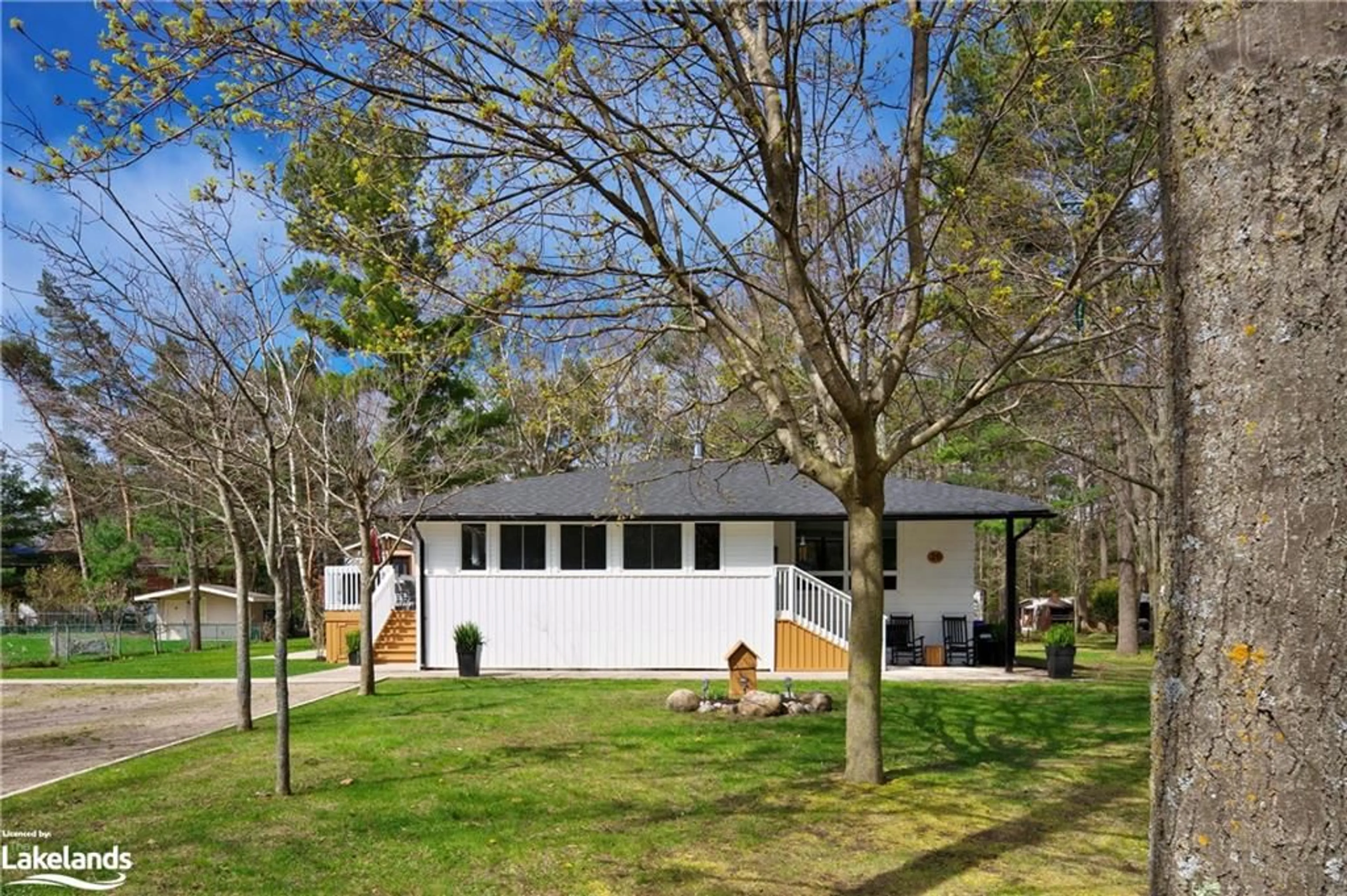 Cottage for 26 Trout Lane, Tiny Ontario L9M 1R3