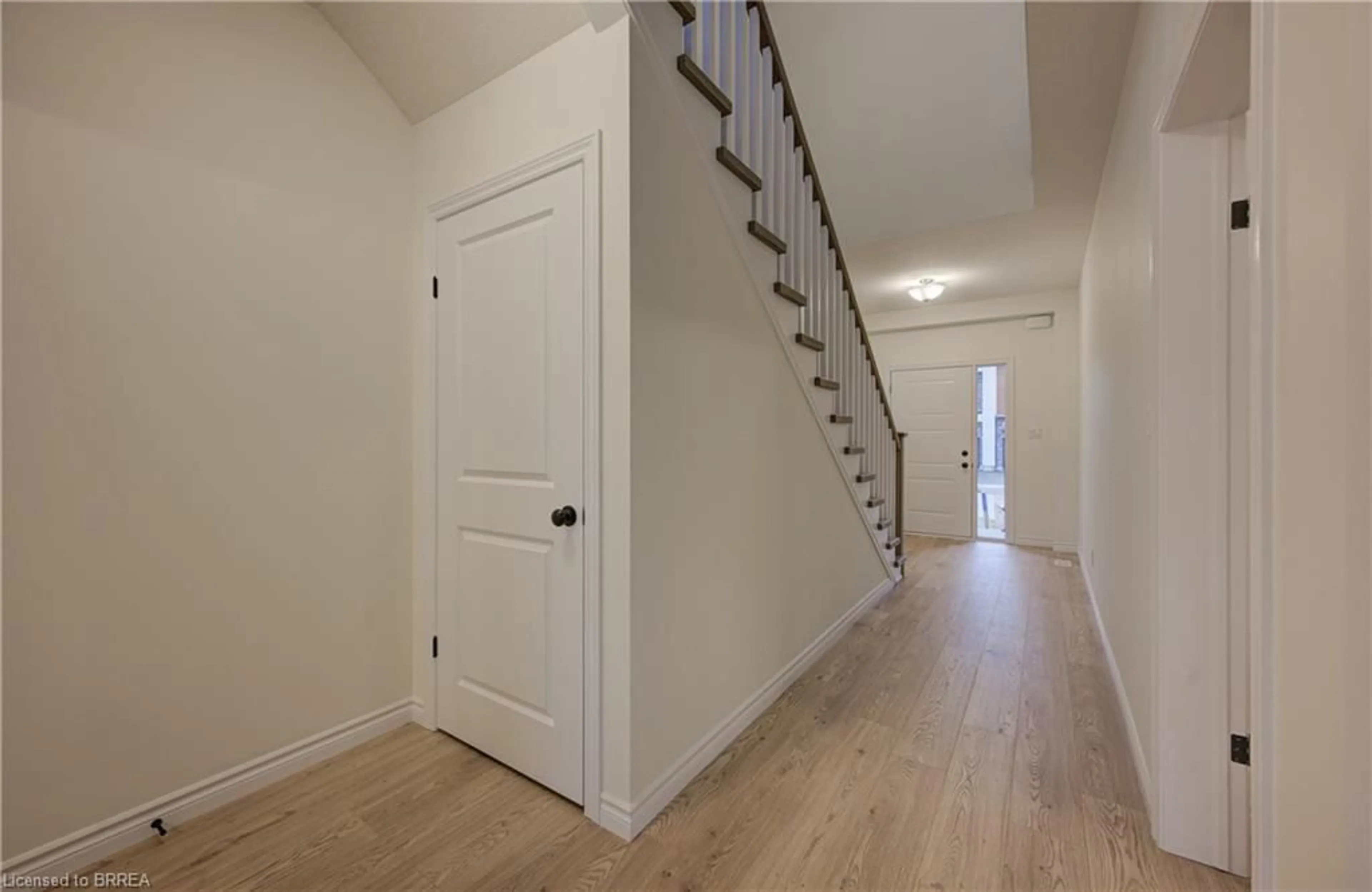 Indoor entryway for 349 Bradshaw Dr, Stratford Ontario N5A 0C8