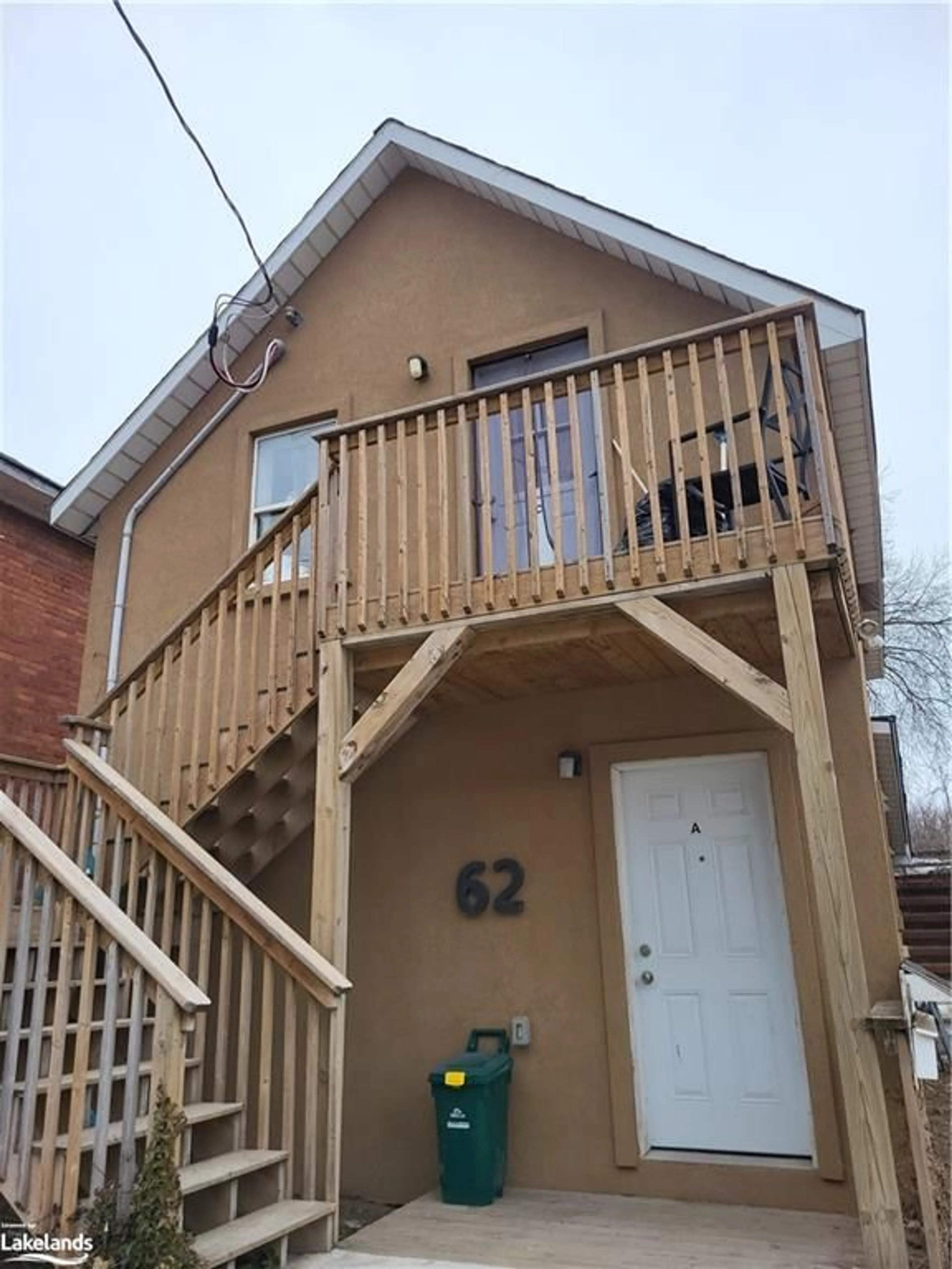 Frontside or backside of a home for 62 West St, Orillia Ontario L3V 5G4
