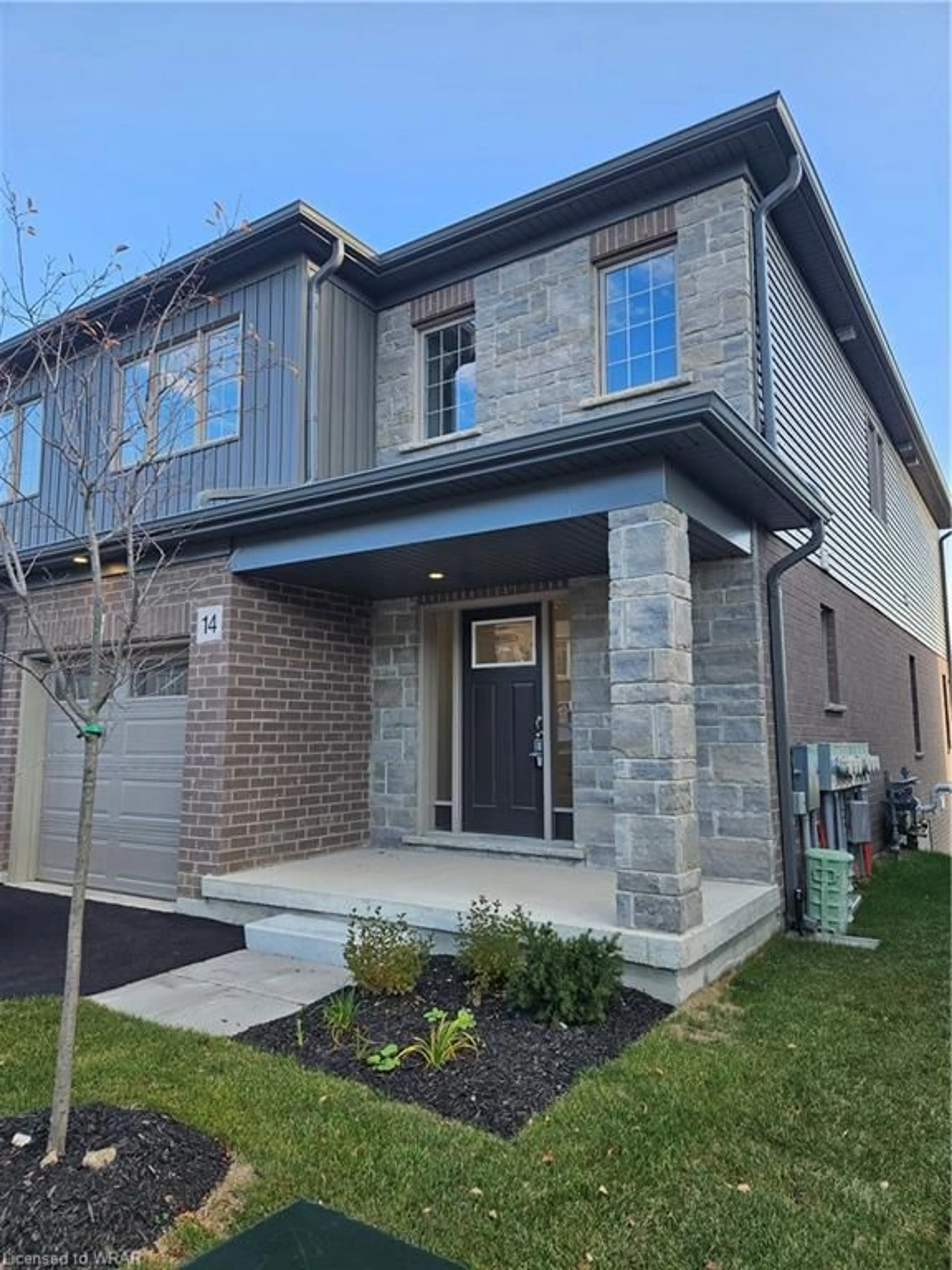 Home with brick exterior material for 14 West Mill St, Ayr Ontario N0B 1E0