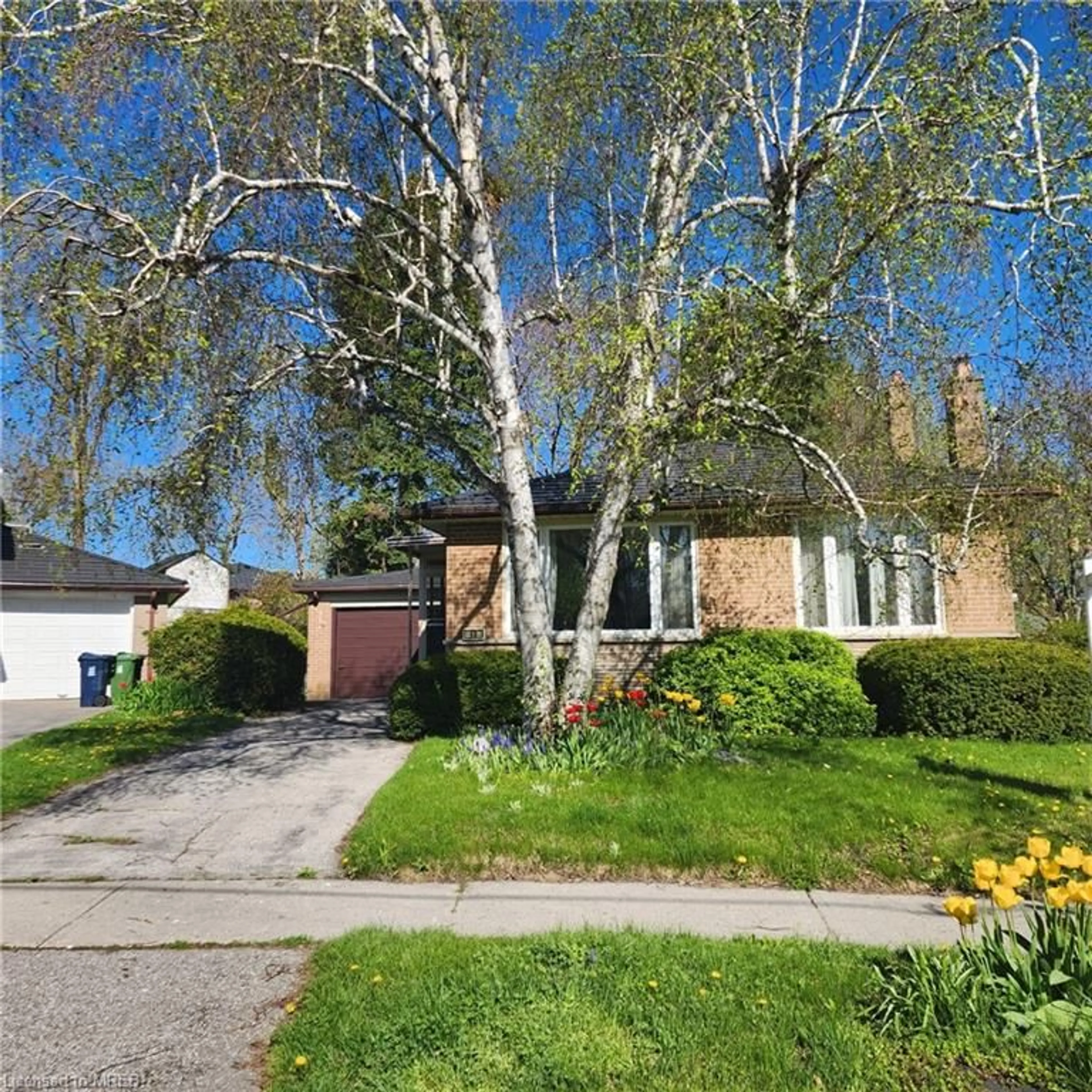 Frontside or backside of a home for 40 Greendowns Dr, Toronto Ontario M1M 2G7