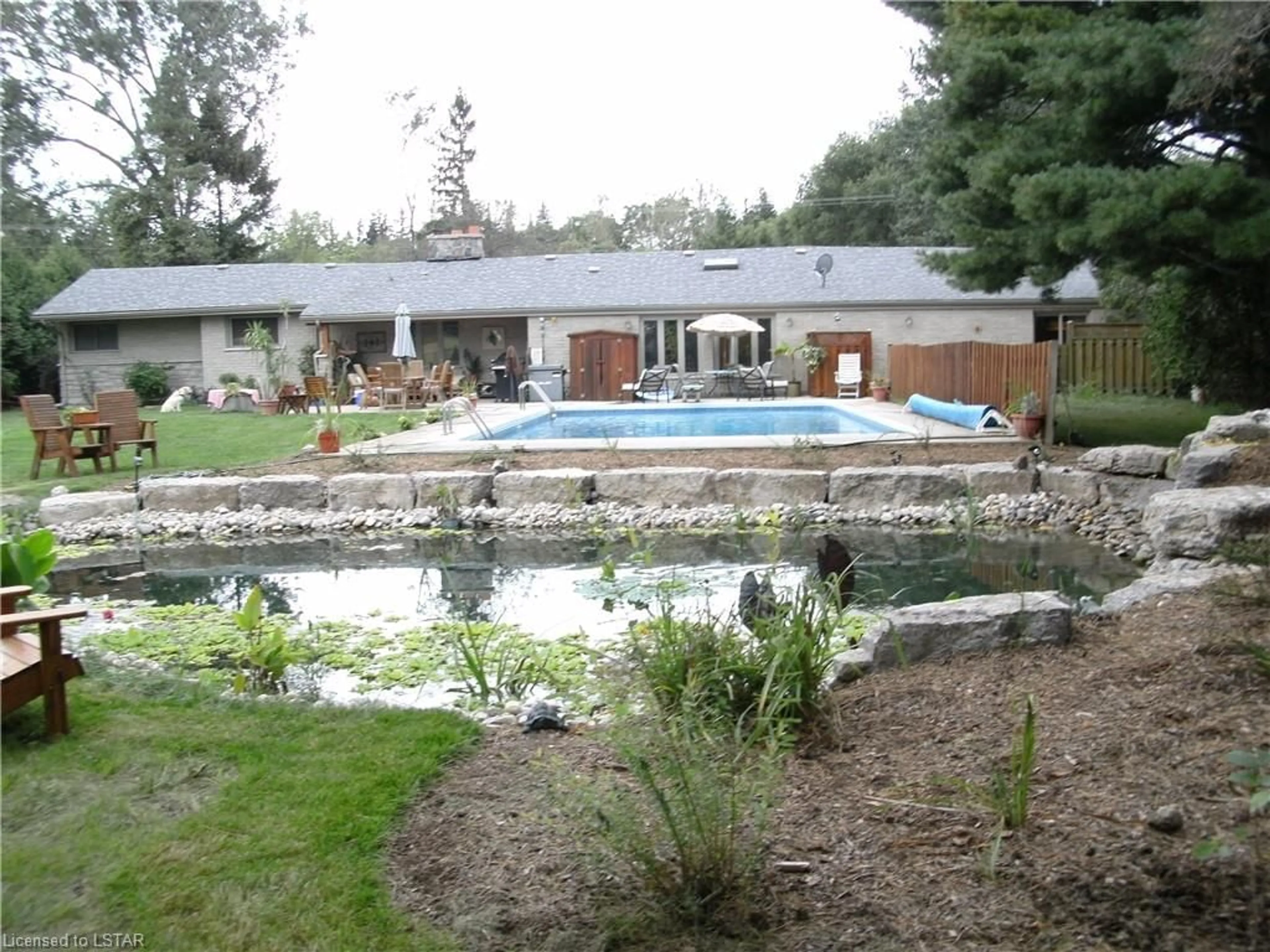 Indoor or outdoor pool for 22794 Nairn Rd, Middlesex Centre Ontario N0L 1R0