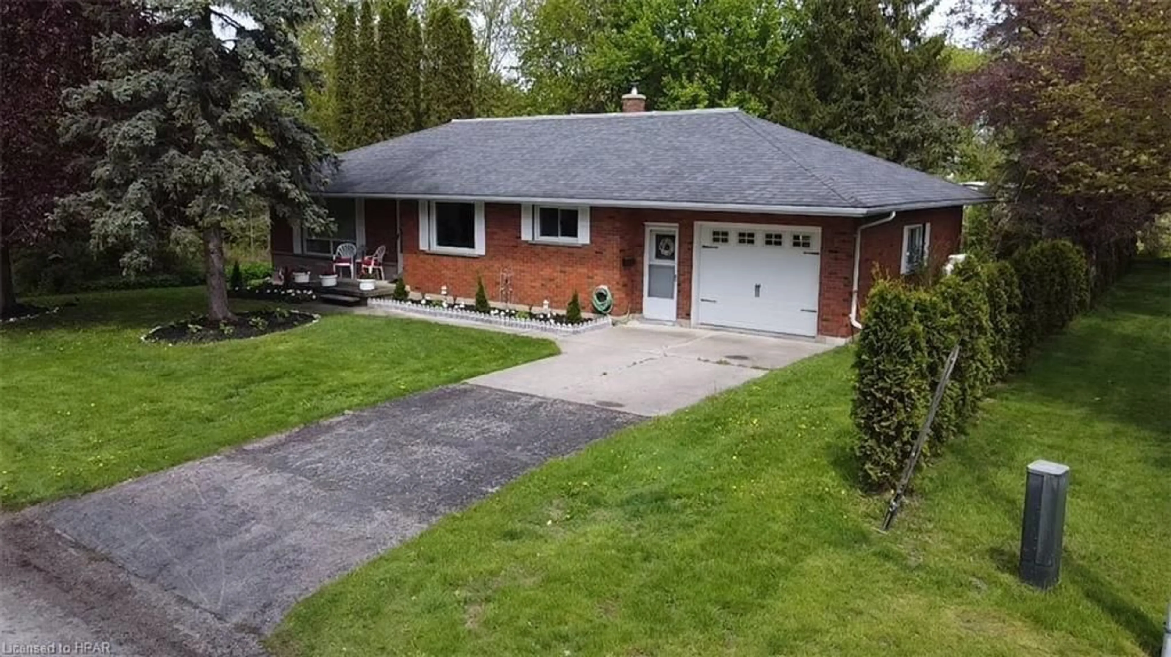 Frontside or backside of a home for 2015 Wellington St, Gorrie Ontario N0G 1X0