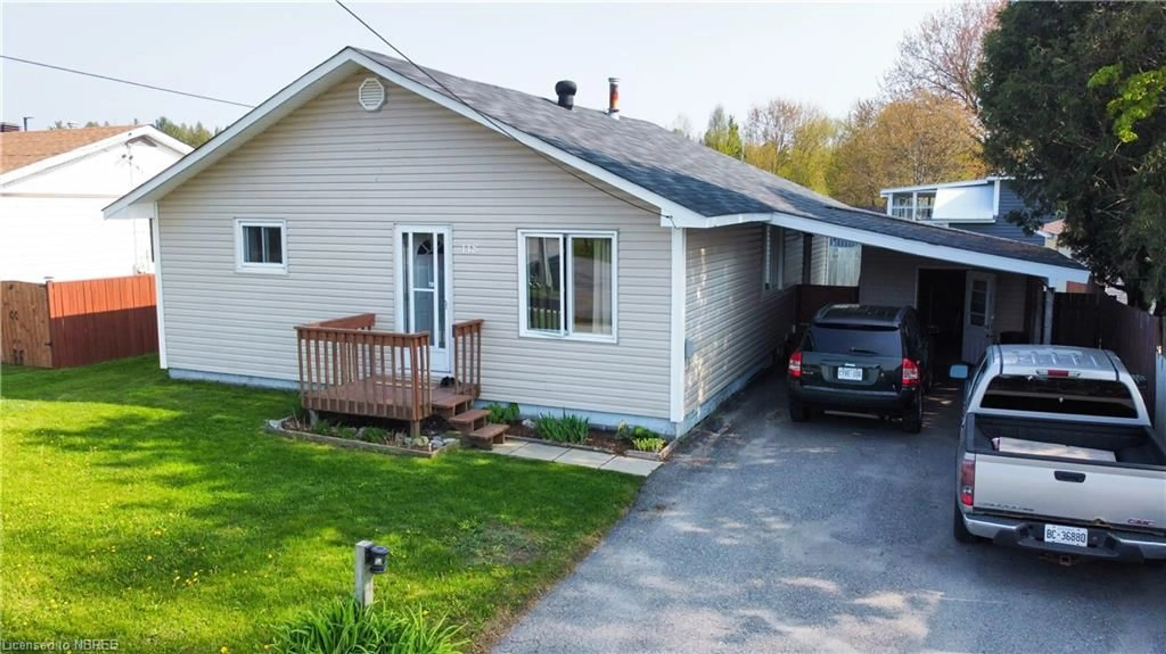 Frontside or backside of a home for 118 Third St, Sturgeon Falls Ontario P2B 3C6