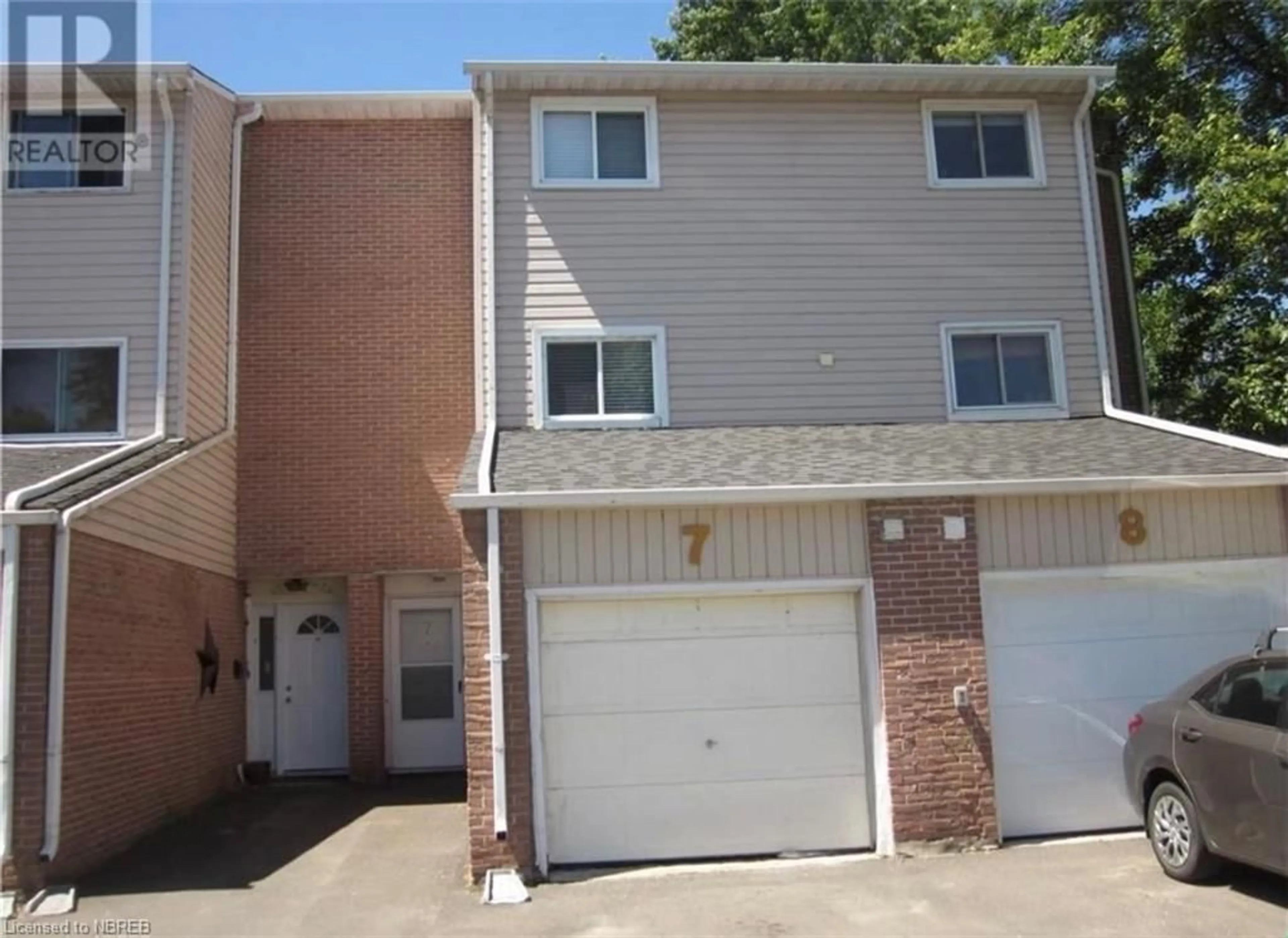 A pic from exterior of the house or condo for 644 Lakeshore Dr #7, North Bay Ontario P1A 3N6