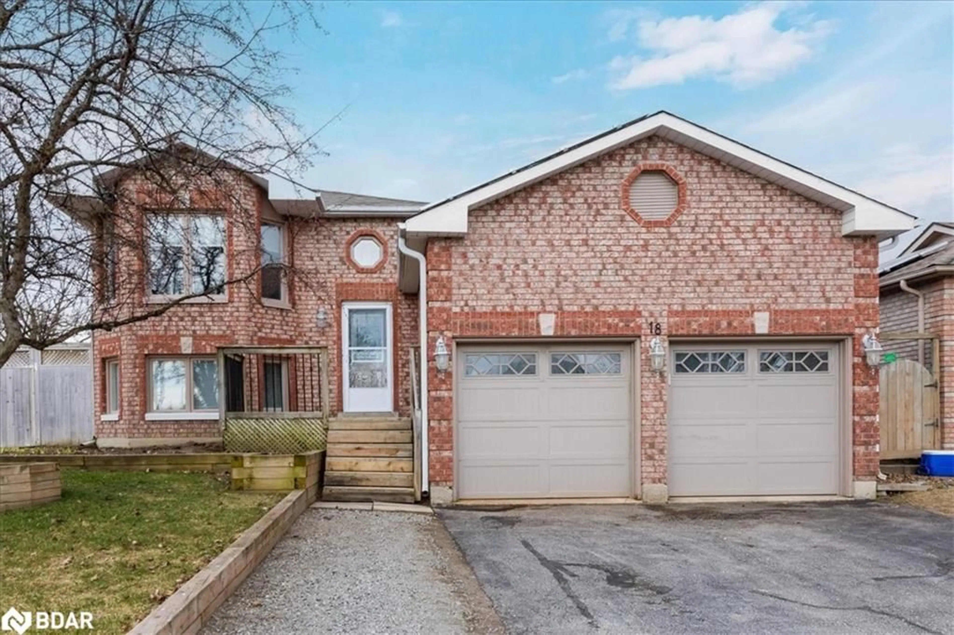 Home with brick exterior material for 18 Nugent Crt, Barrie Ontario L4N 7A9